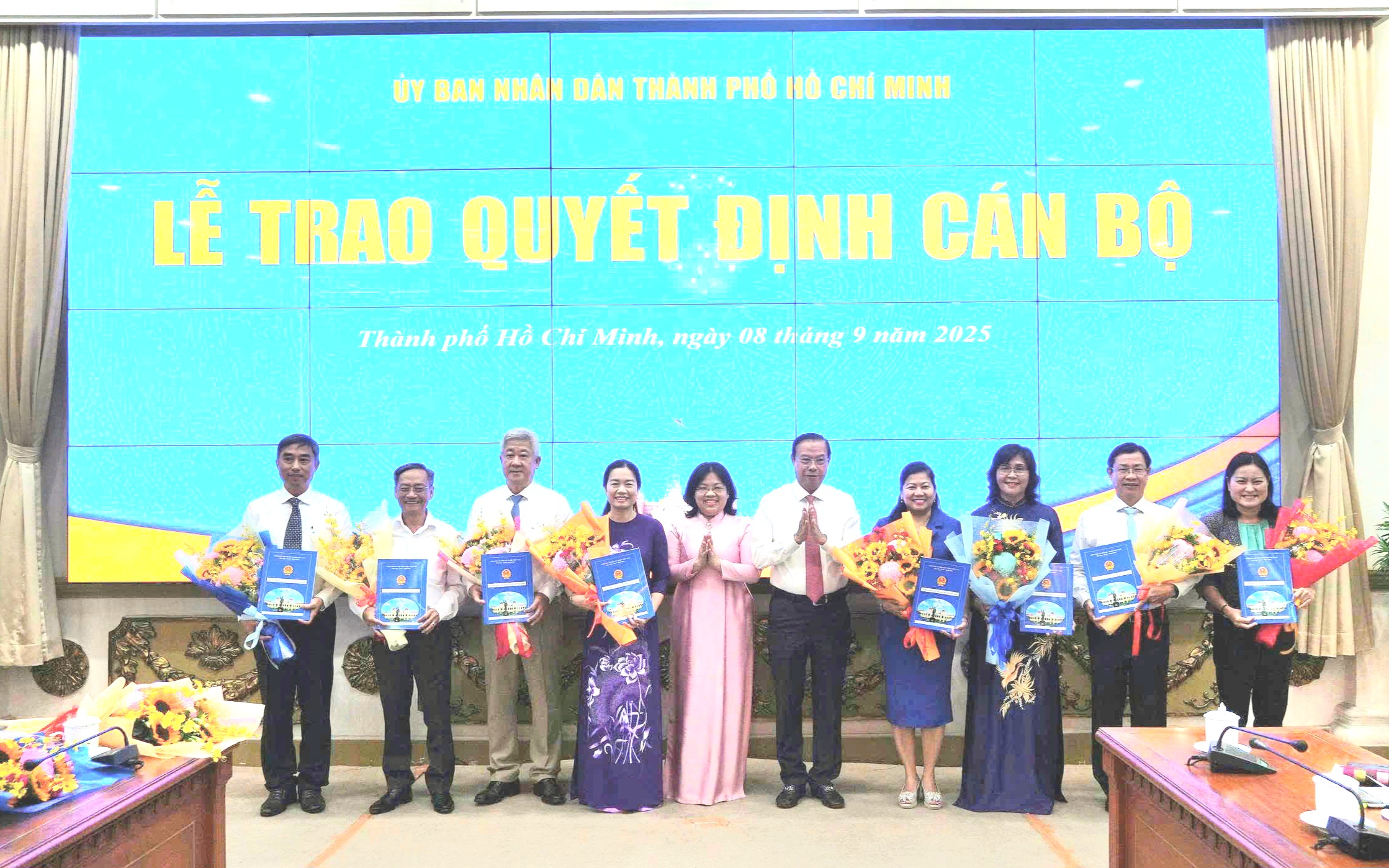 Nhiều phó giám đốc sở, chủ tịch phường ở TP.HCM nghỉ việc- Ảnh 1. Nhiều phó giám đốc sở, chủ tịch phường ở TP.HCM nghỉ việc- Ảnh 1.