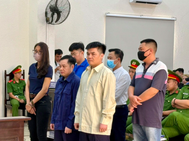 Các bị cáo trong vụ cháy karaoke ở Bình Dương làm 32 người chết được giảm án - Ảnh 1.