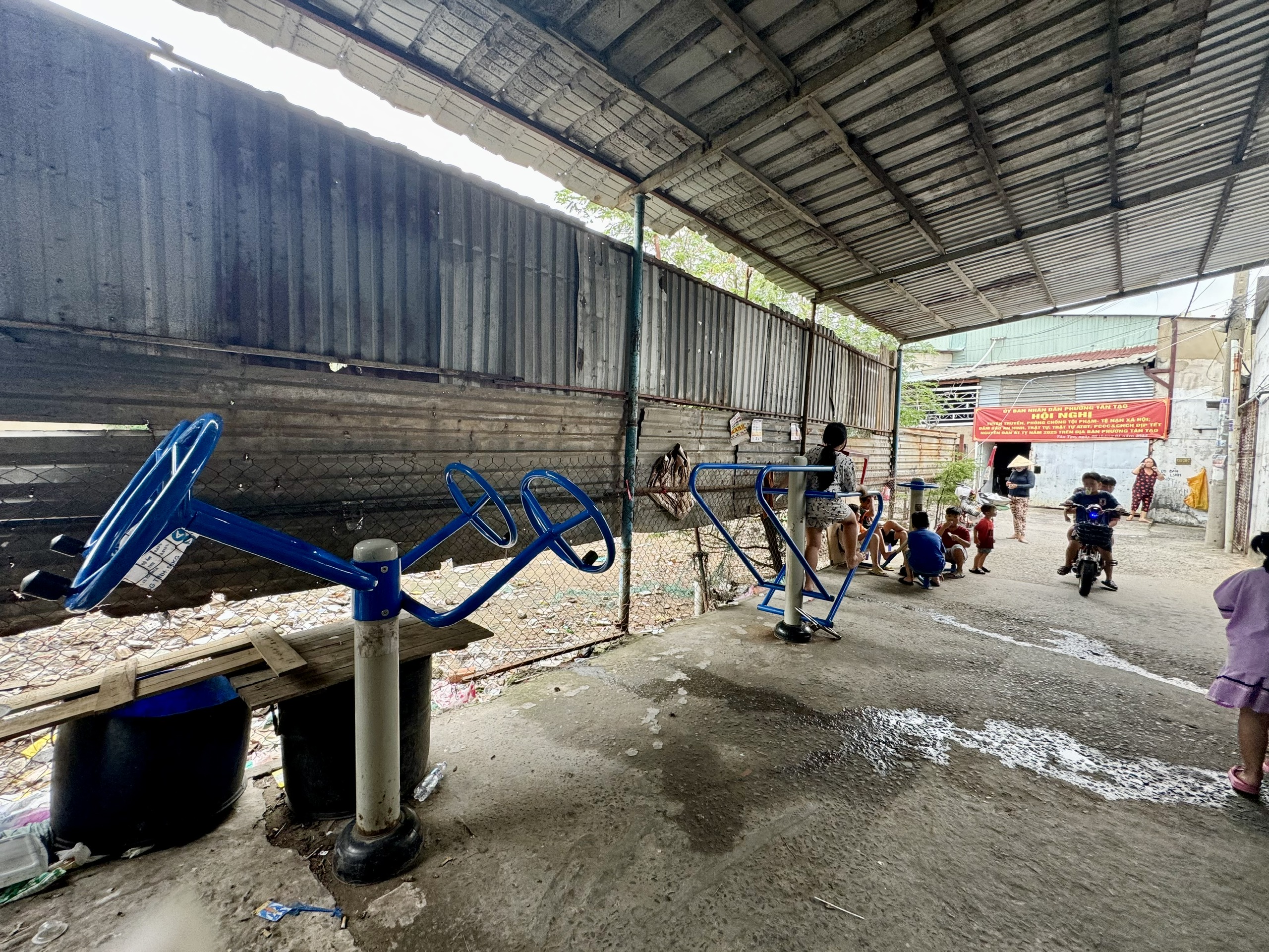 Những chủ trọ nổi tiếng ở TP.HCM tiếp tục hoạt động 'nghĩa tình cũ' ở phường mới - Ảnh 2.