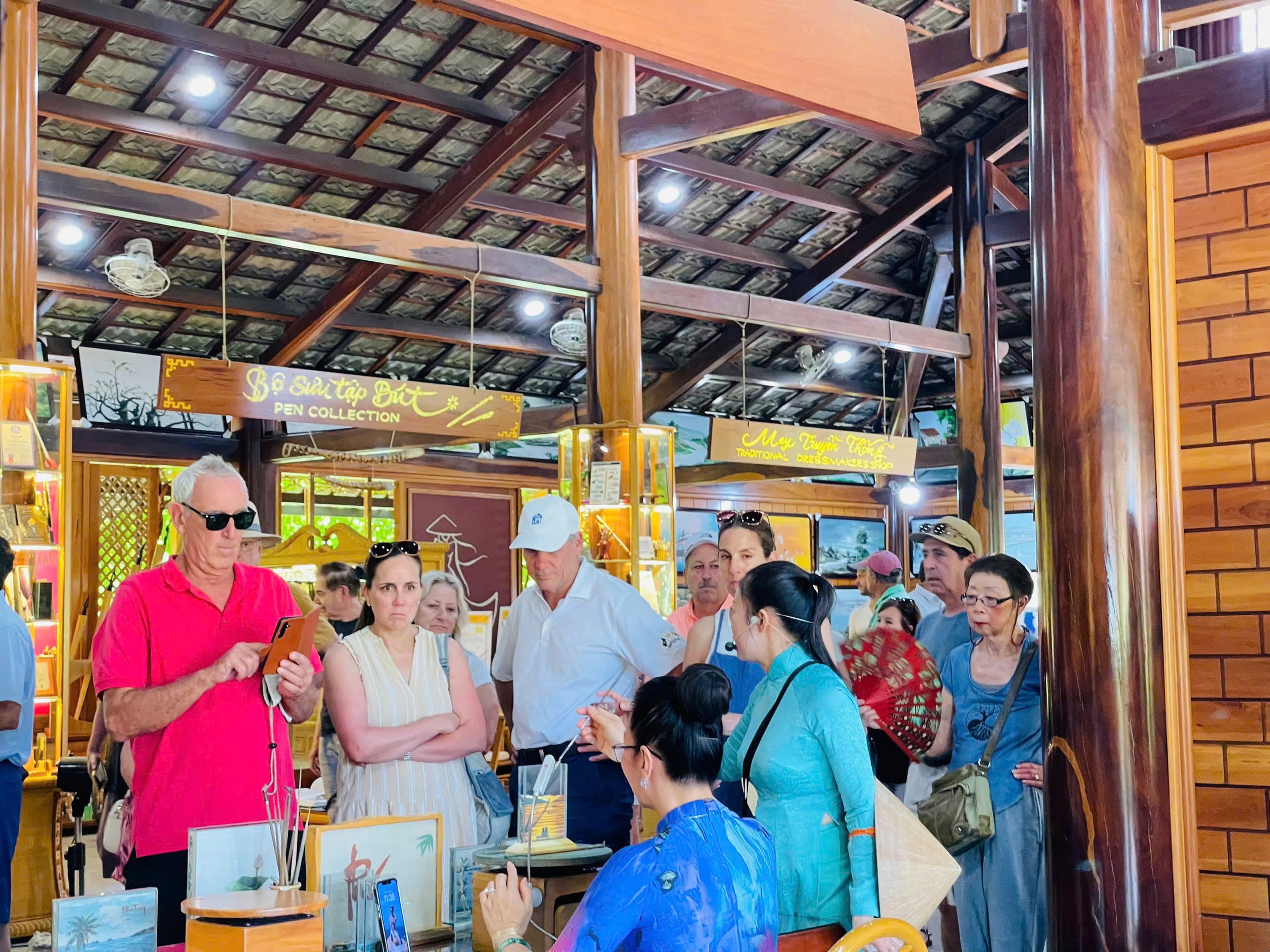Hàng không tăng chuyến, khách Nga đến Khánh Hòa tăng đột biến- Ảnh 4.