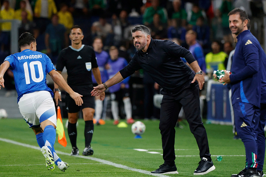 Azzurri are too strange under coach Gattuso - Photo 1. Azzurri quá kỳ lạ dưới thời HLV Gattuso- Ảnh 1.