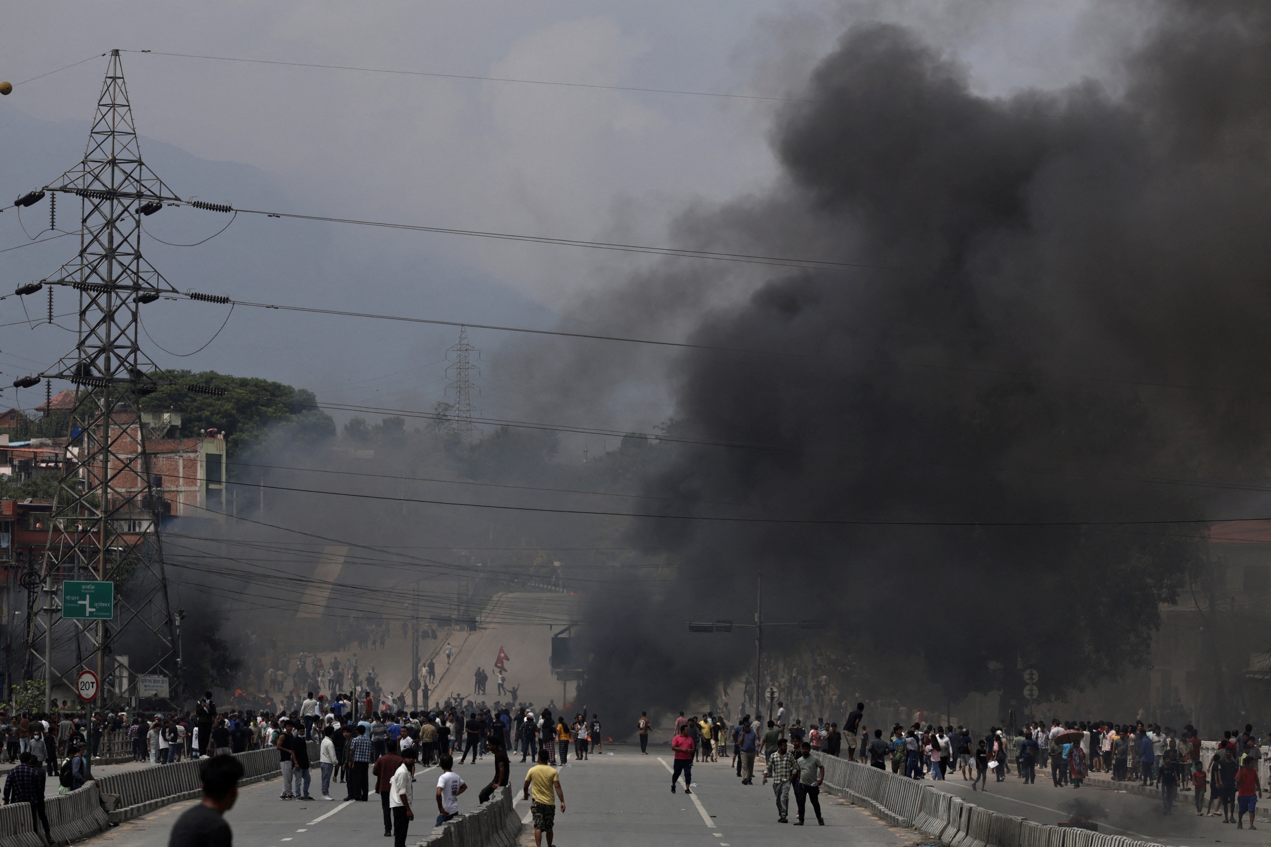 Thủ tướng Nepal từ chức trước làn sóng biểu tình 'Gen Z' - Ảnh 2.