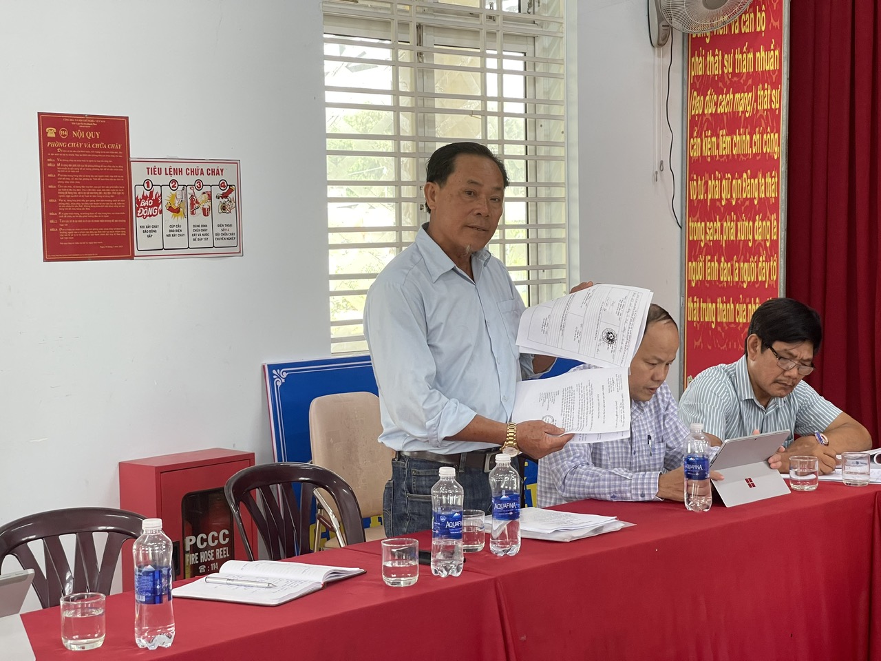 Đối thoại với chính quyền xã Vạn Tường: Người dân chịu bàn giao mặt bằng làm đường - Ảnh 3.