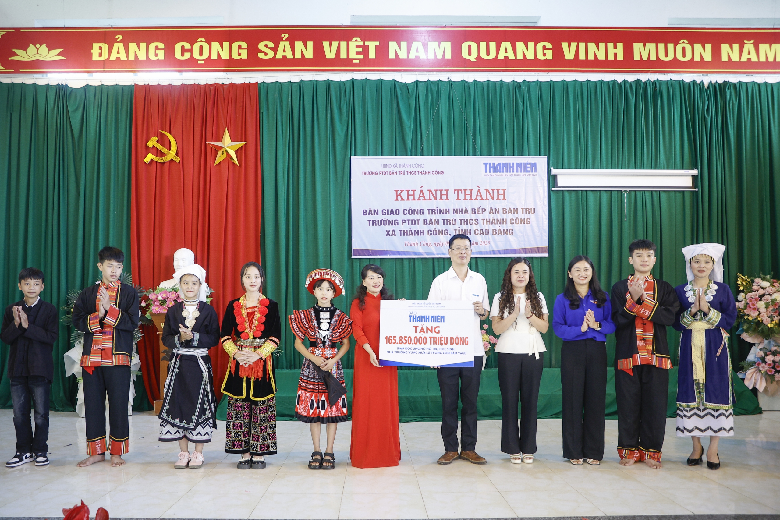 Mang 'bếp mới' đến hơn 200 học sinh vùng cao sau bão Yagi- Ảnh 3.