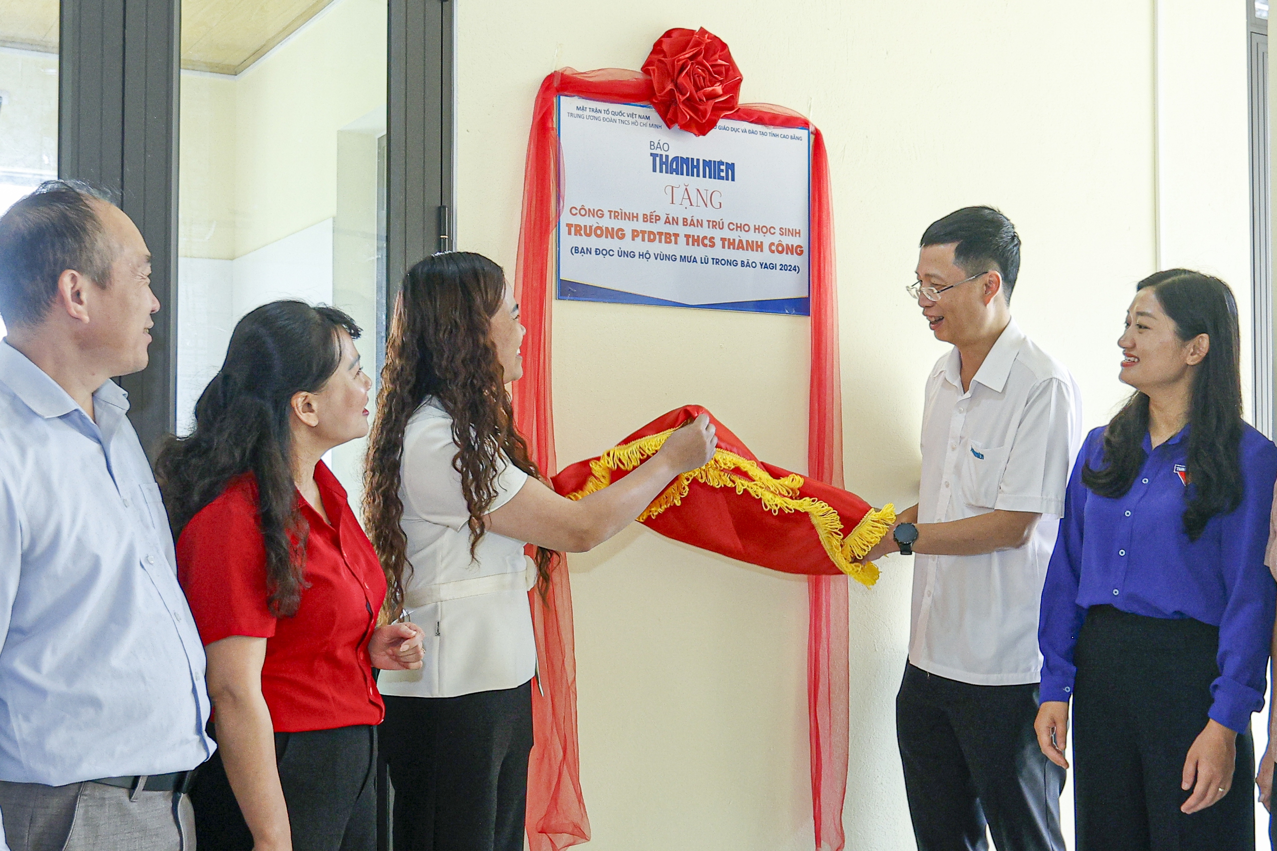 Mang 'bếp mới' đến hơn 200 học sinh vùng cao sau bão Yagi- Ảnh 2.