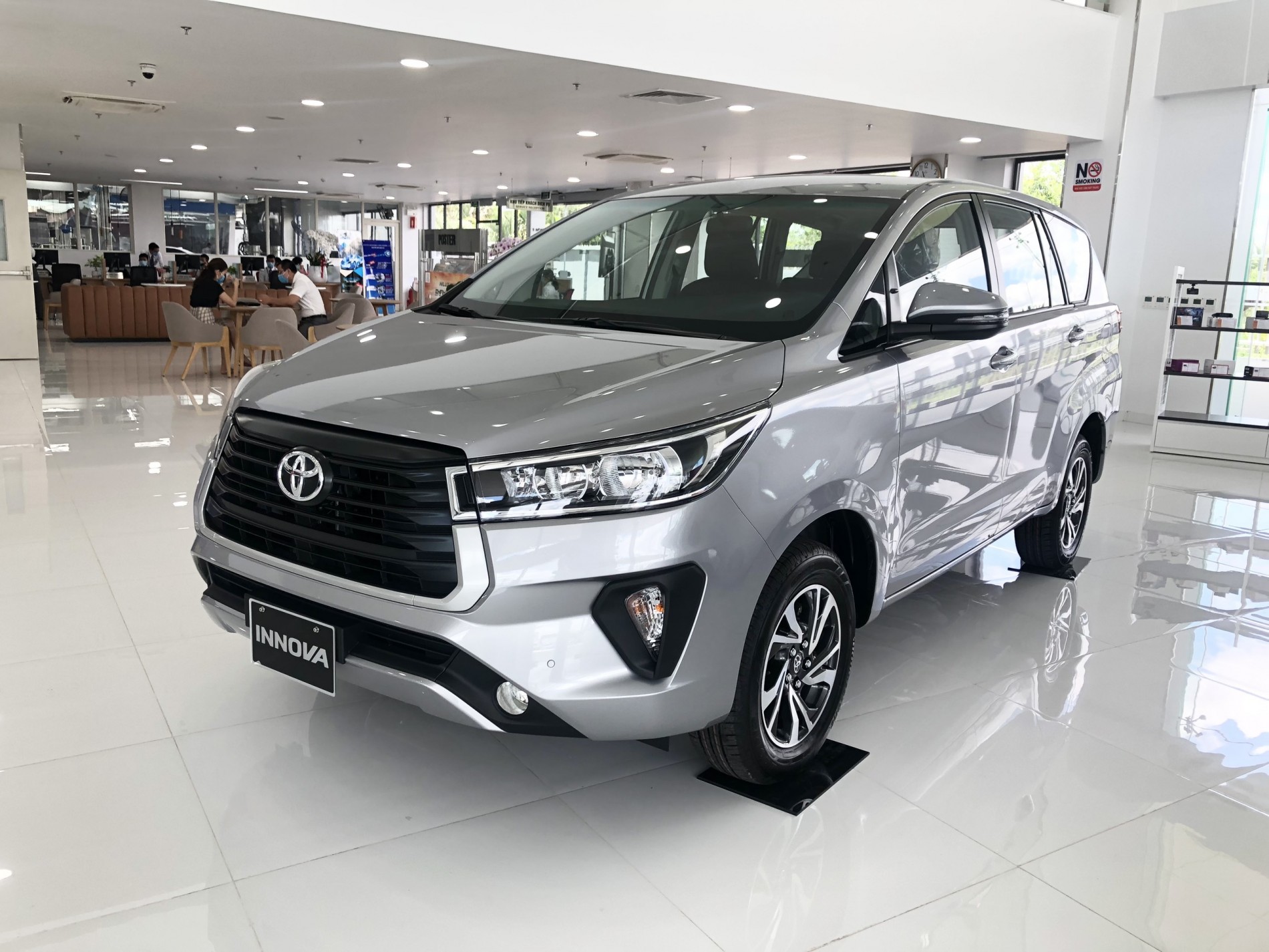 Toyota khai tử mẫu xe 7 chỗ từng bán chạy nhất Việt Nam - Ảnh 1.