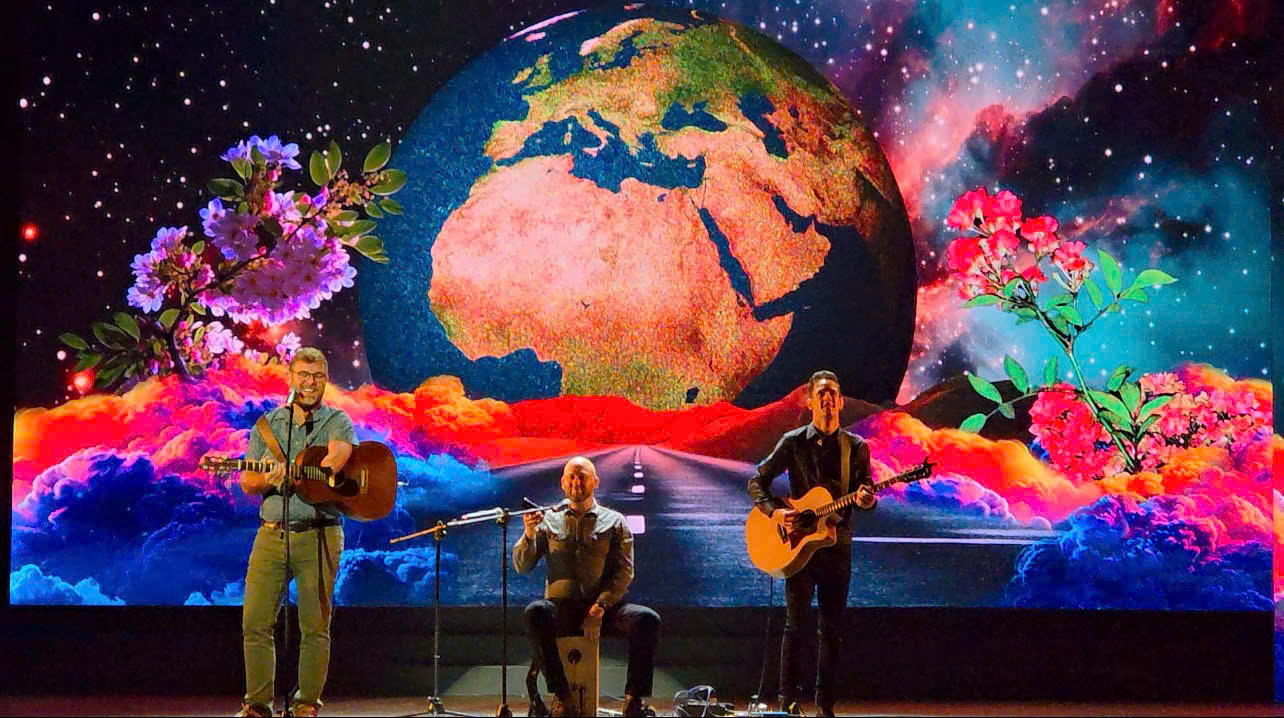 Nghệ sĩ guitar 1 tay Tony Memmel 'đốn tim' khán giả với bản hit của Sơn Tùng M-TP- Ảnh 1.