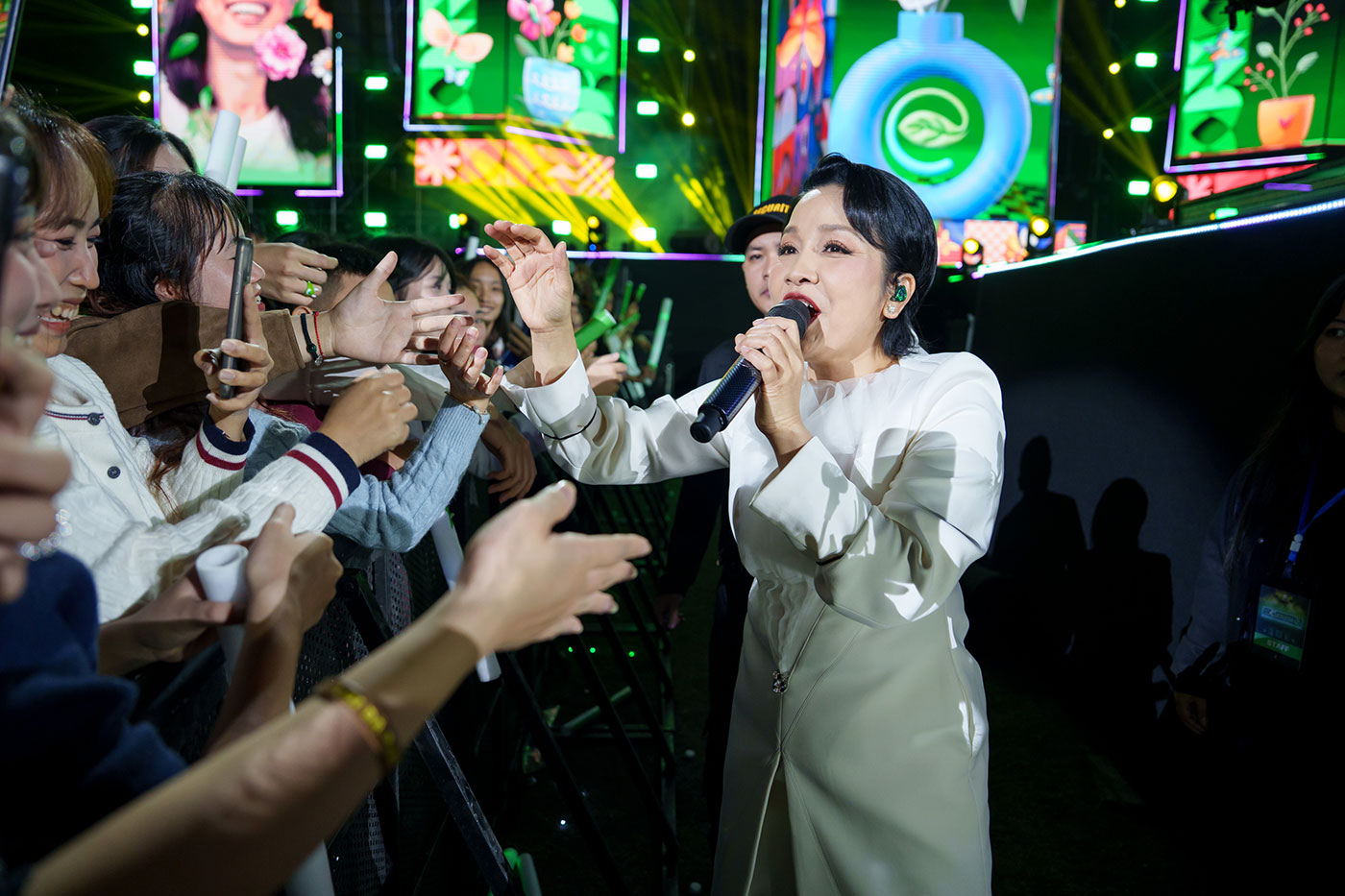 Chào năm mới giữa xanh tươi tại đại nhạc hội Countdown 2026 khắp ba miền của Ecopark - Ảnh 4.