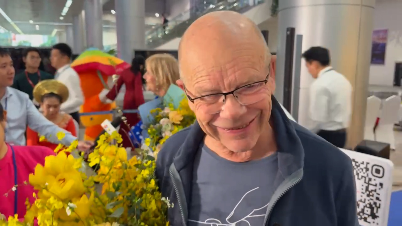 Rộn ràng đón đoàn khách quốc tế đầu tiên xông đất TP . HCM năm 2026 - Ảnh 2. Rộn ràng đón đoàn khách quốc tế đầu tiên xông đất TP . HCM năm 2026 - Ảnh 2.