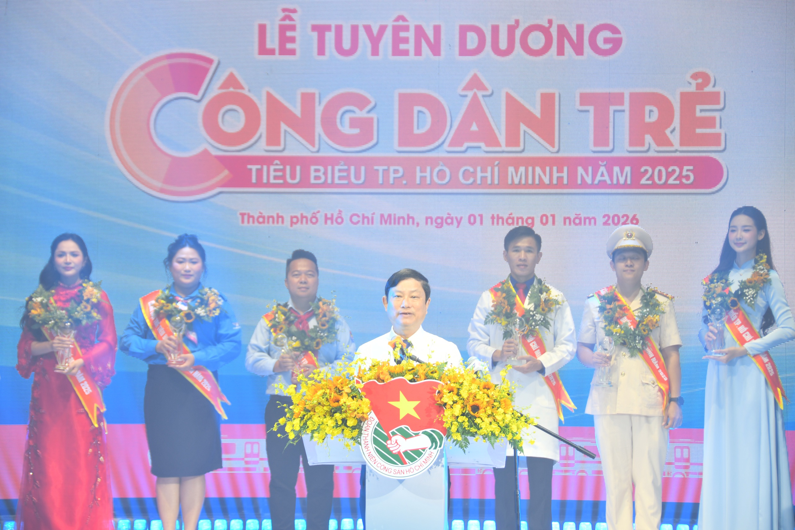 Công dân trẻ tiêu biểu TP.HCM: Điểm khởi đầu của hành trình cống hiến lớn hơn- Ảnh 4. Công dân trẻ tiêu biểu TP.HCM: Điểm khởi đầu của hành trình cống hiến lớn hơn - Ảnh 5.