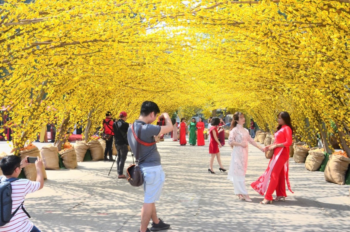 Đường mai tết ở nhà văn hóa thanh niên năm nay khi nào mở cửa - Ảnh 1.