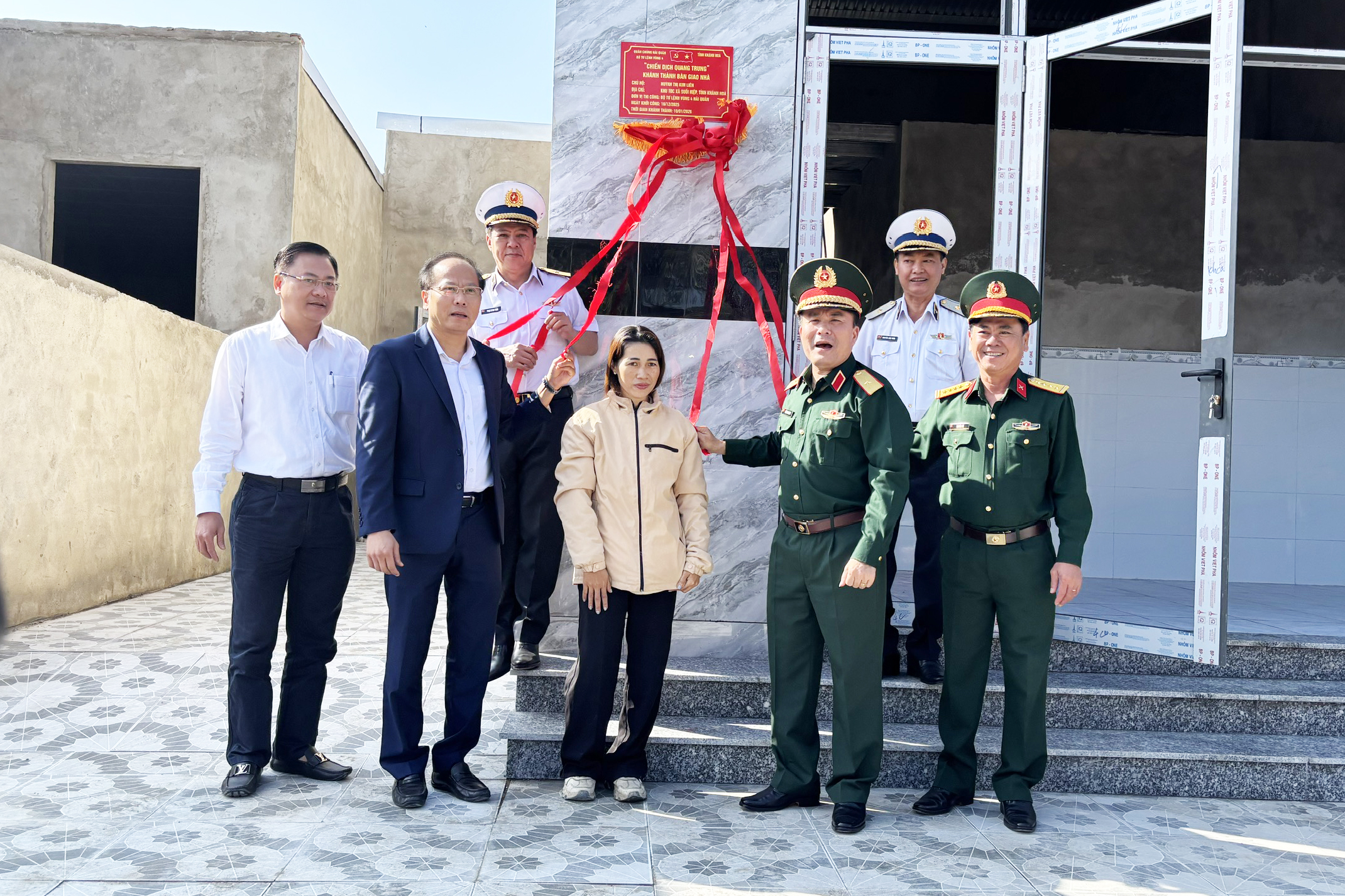 Khánh Hòa: Bàn giao 64 căn nhà của ‘Chiến dịch Quang Trung’- Ảnh 1.