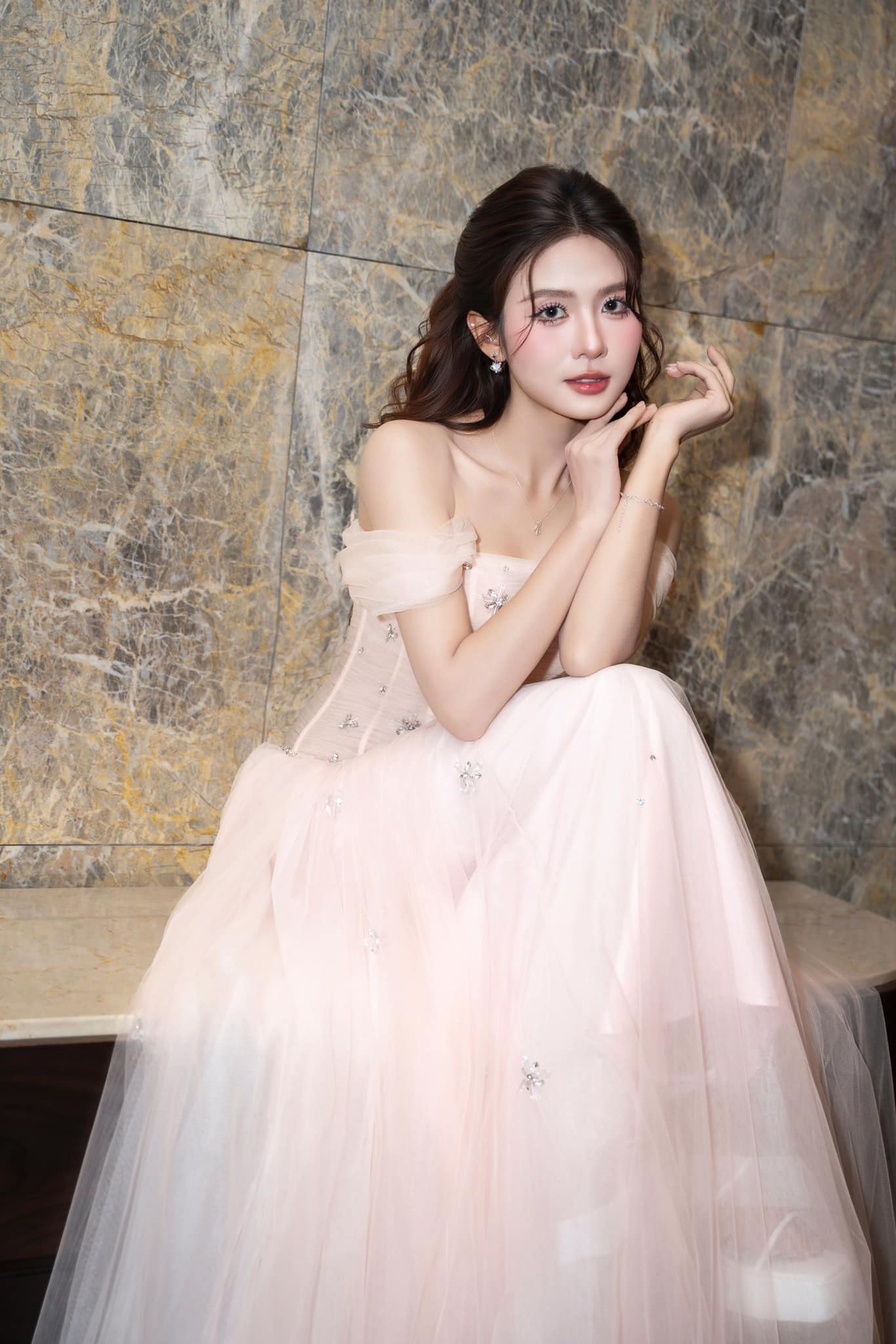 Diễn vi&ecirc;n Chang M&acirc;y đang g&acirc;y x&ocirc;n xao mạng x&atilde; hội l&agrave; ai? - Ảnh 3.