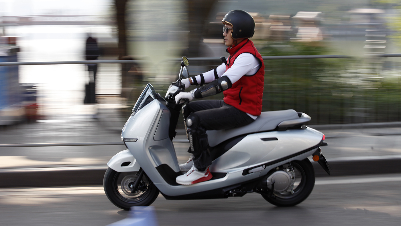Xe m&aacute;y điện Honda UC3 về Việt Nam, sạc đầy chạy được tối đa 120 km