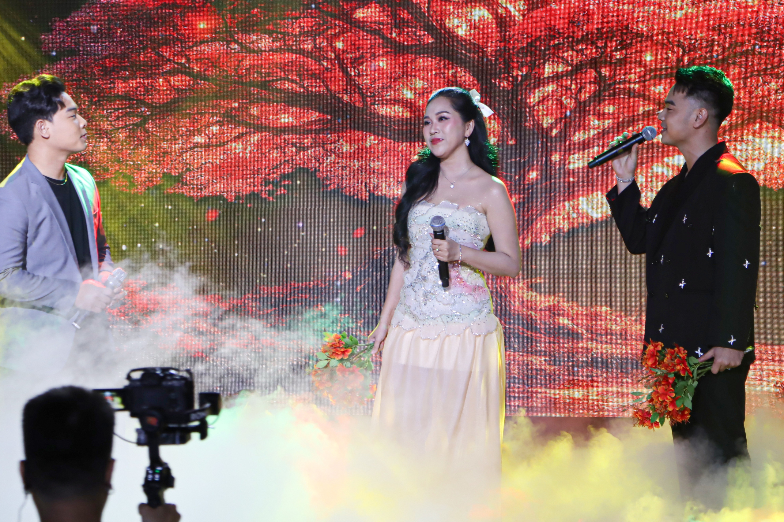 Hồng Phượng bật khóc khi nghe tiếng hát của cố nghệ sĩ Vũ Linh - Ảnh 8.