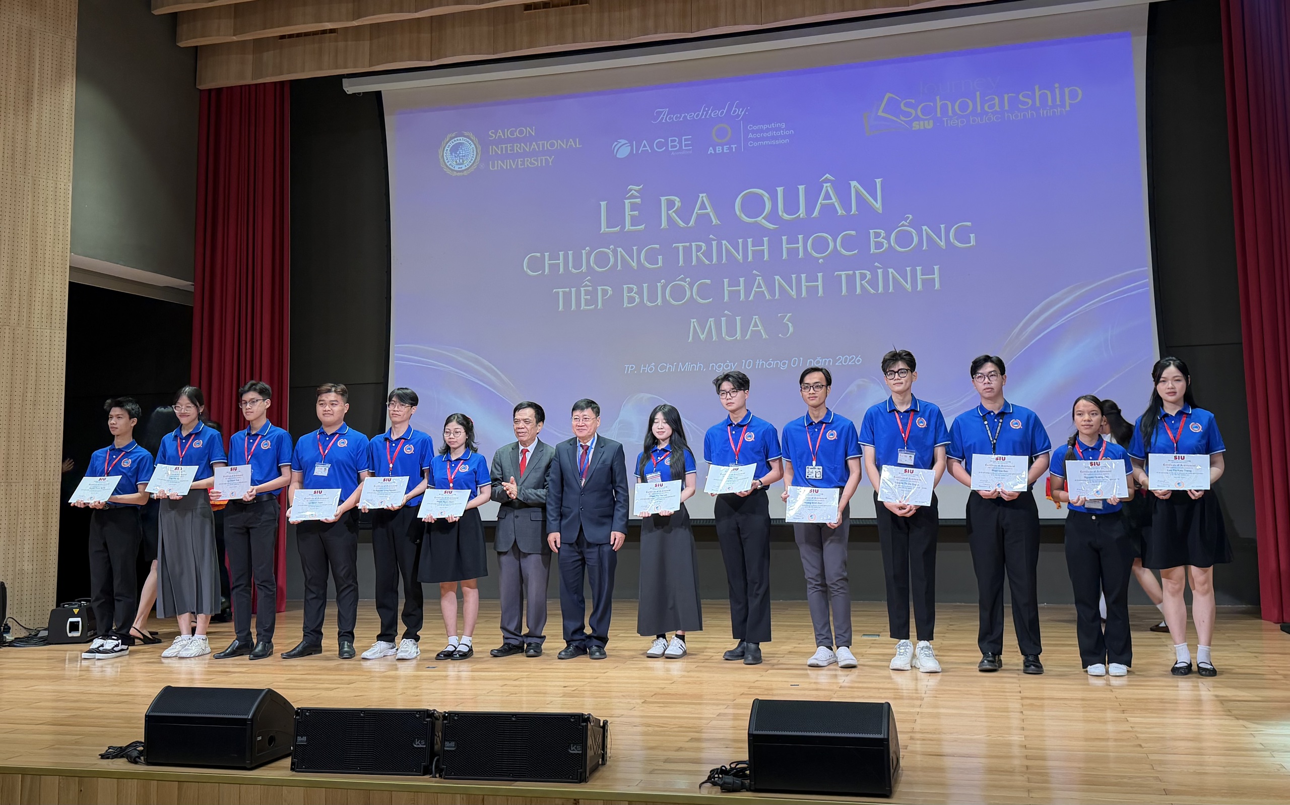 50 suất học bổng toàn phần trị giá 13 tỉ đồng dành cho sinh viên- Ảnh 1. 50 suất học bổng toàn phần trị giá 13 tỉ đồng dành cho sinh viên- Ảnh 1.