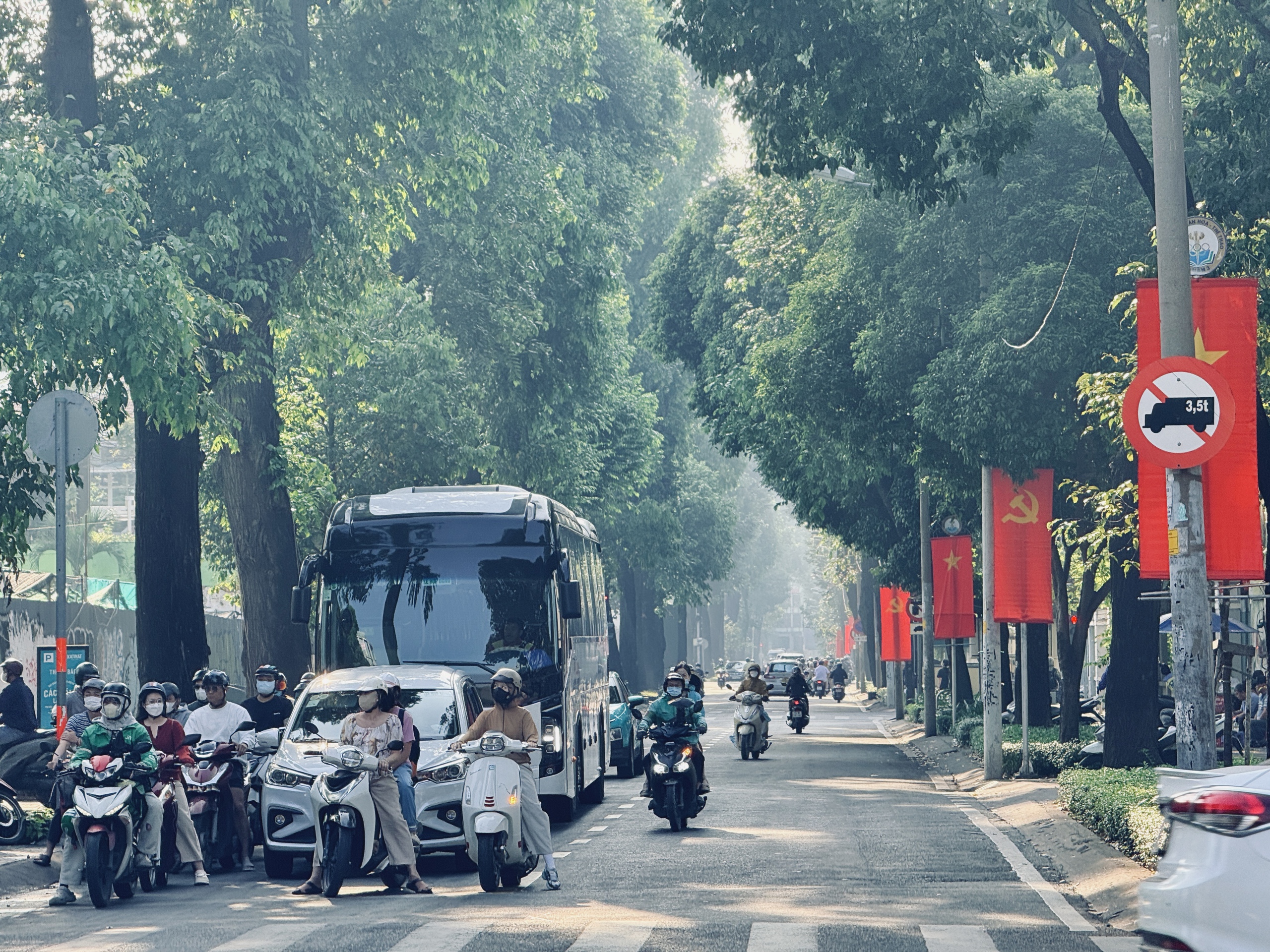 Thời tiết TP.HCM se lạnh đến khi nào? Dự báo chi tiết từ nay đến 20.1- Ảnh 2.