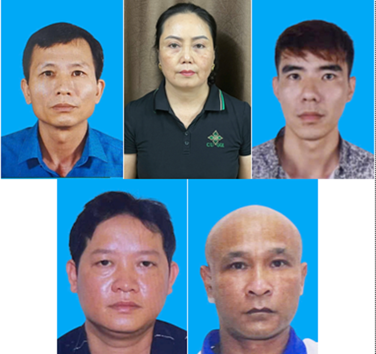 Bắt khẩn cấp Tổng giám đốc Công ty CP Đồ hộp Hạ Long
- Ảnh 1.