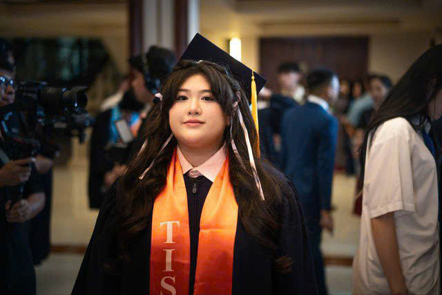 Nhan sắc gây chú ý của ái nữ nhà NSND Hồng Vân - Ảnh 8.