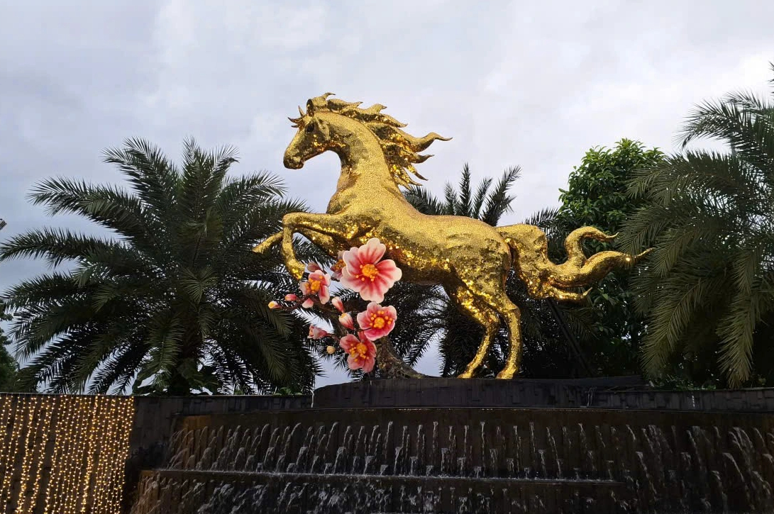 Ngắm linh vật ngựa cao 3 mét sắp 'xuất trại' của nghệ nhân Đinh Văn Tâm- Ảnh 9. Ngắm linh vật ngựa cao 3 mét sắp 'xuất trại' của nghệ nhân Đinh Văn Tâm- Ảnh 9.