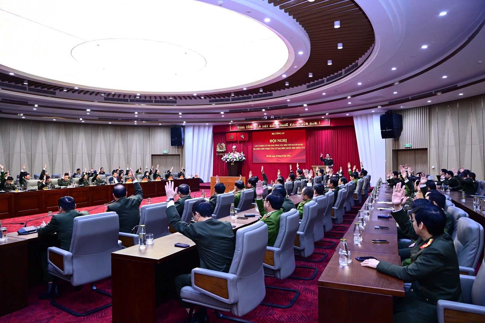 Giới thiệu đại tướng Lương Tam Quang ứng cử đại biểu Quốc hội khóa XVI - Ảnh 1.