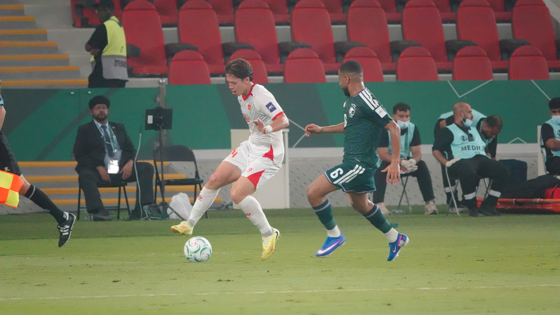 'Điềm lành' chiến thắng của U.23 Việt Nam: Nụ cười Đình Bắc- Ảnh 5. 'Điềm lành' chiến thắng của U.23 Việt Nam: Nụ cười Đình Bắc - Ảnh 6.