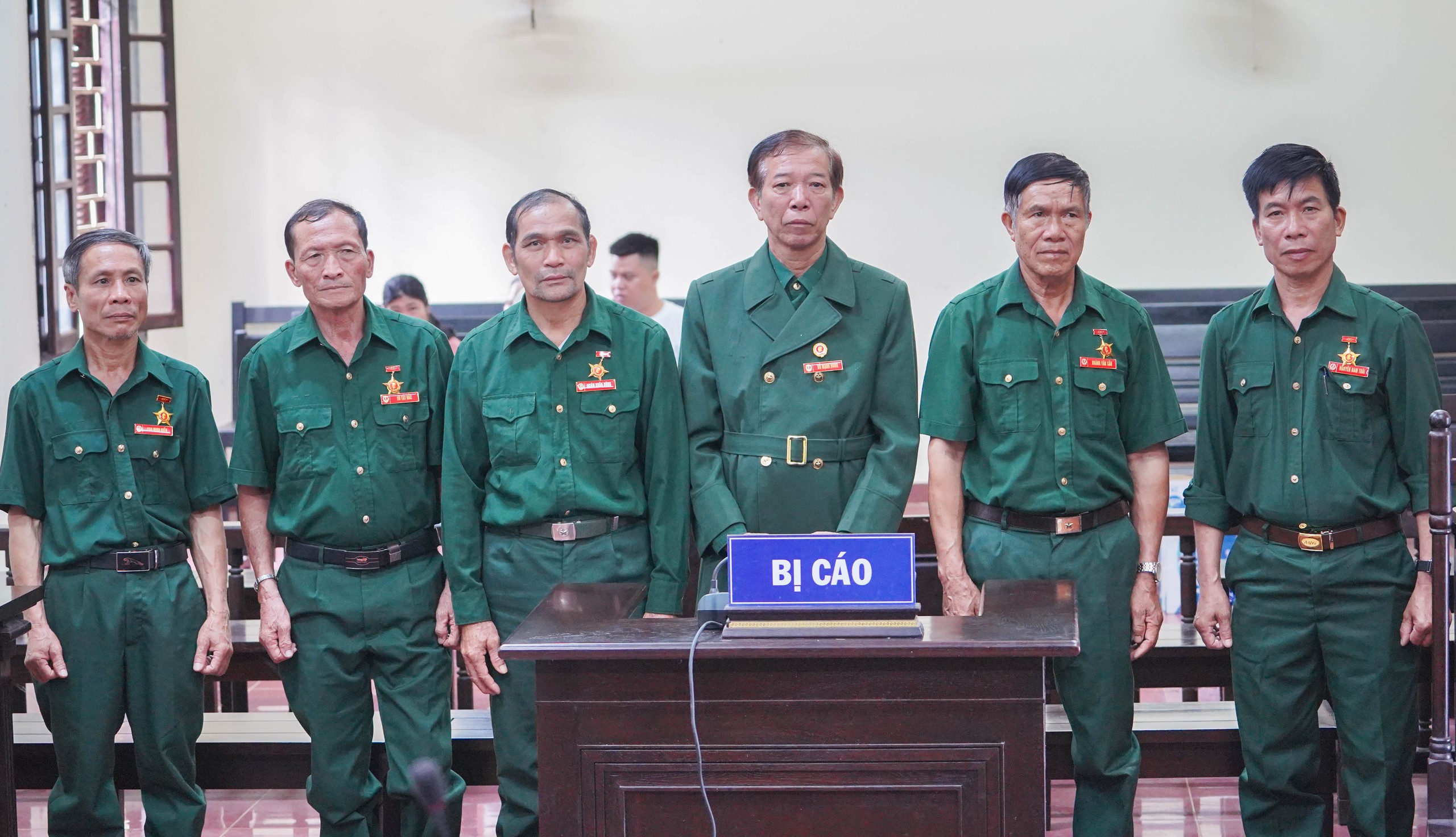 6 cựu chiến binh kêu oan khi ra tù: Vì sao vụ án bị kéo dài?- Ảnh 1. 6 cựu chiến binh kêu oan khi ra tù: Vì sao vụ án bị kéo dài?- Ảnh 1.