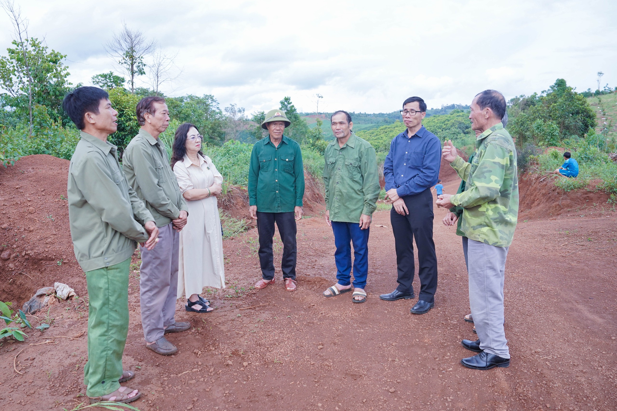 6 cựu chiến binh kêu oan khi ra tù: Vì sao vụ án bị kéo dài?- Ảnh 3. 6 cựu chiến binh kêu oan khi ra tù: Vì sao vụ án bị kéo dài?- Ảnh 3.