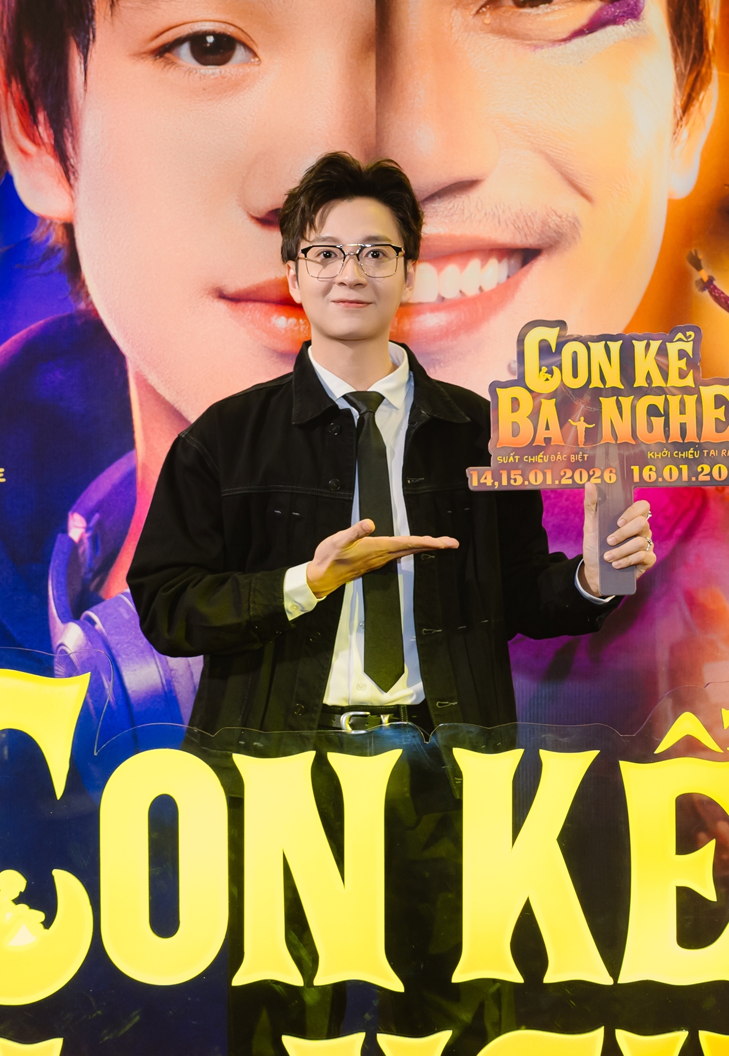 Ngọc Trinh gợi cảm tr&ecirc;n thảm đỏ ra mắt phim- Ảnh 7.