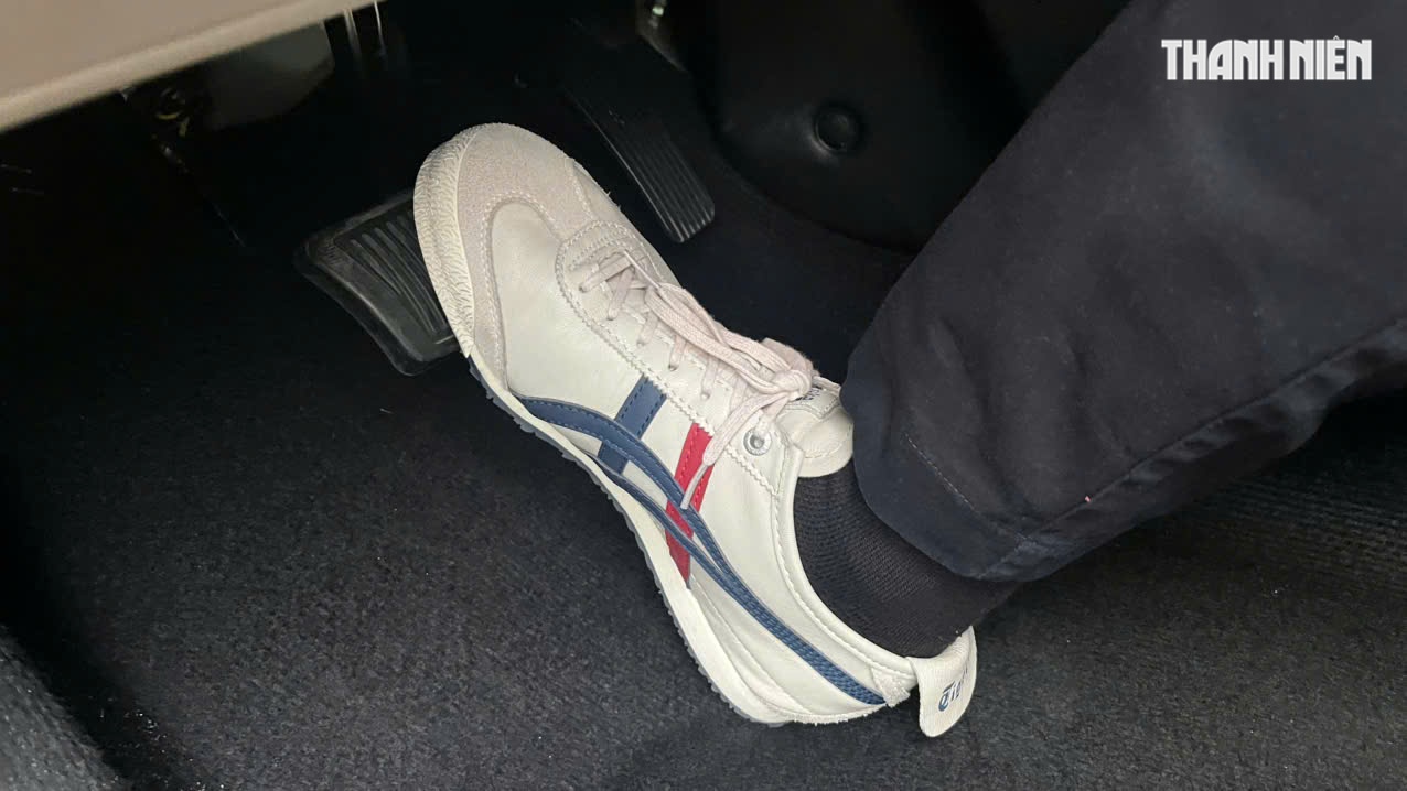 5 Mẹo lái ô tô giúp người mới tránh đạp nhầm chân ga , phanh an toàn - Ảnh 2. 5 Mẹo lái ô tô giúp người mới tránh đạp nhầm chân ga , phanh an toàn - Ảnh 2.