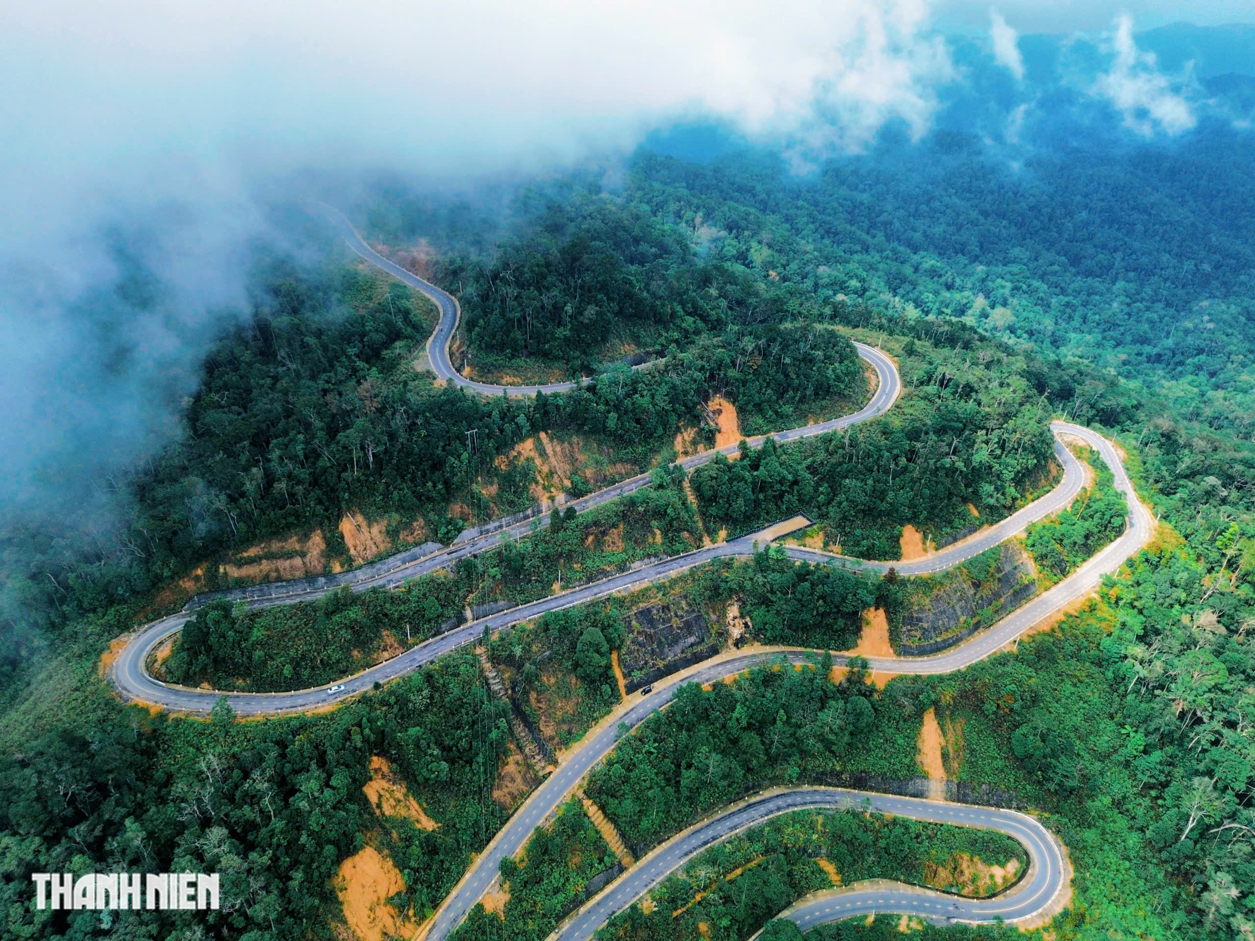 Lạc giữa tầng mây trên đỉnh Hòn Bà - "Đà Lạt của phố biển" Lạc bước trong mây tại Hòn Bà, nơi mệnh danh là 'Đà Lạt của Khánh Hòa' - Ảnh 13.