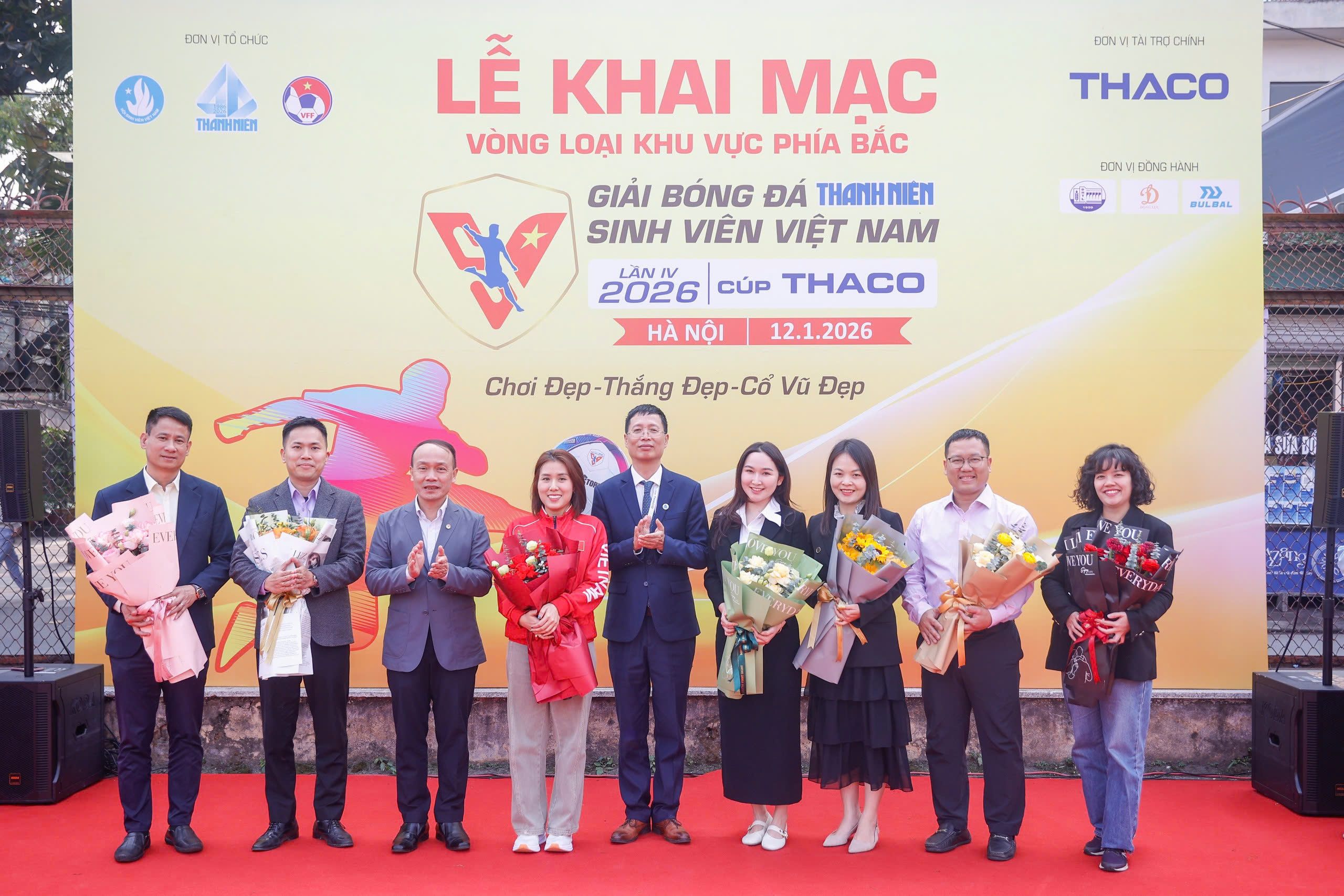 Cuộc đua ở v&ograve;ng loại ph&iacute;a bắc hấp dẫn chưa từng c&oacute;- Ảnh 8.