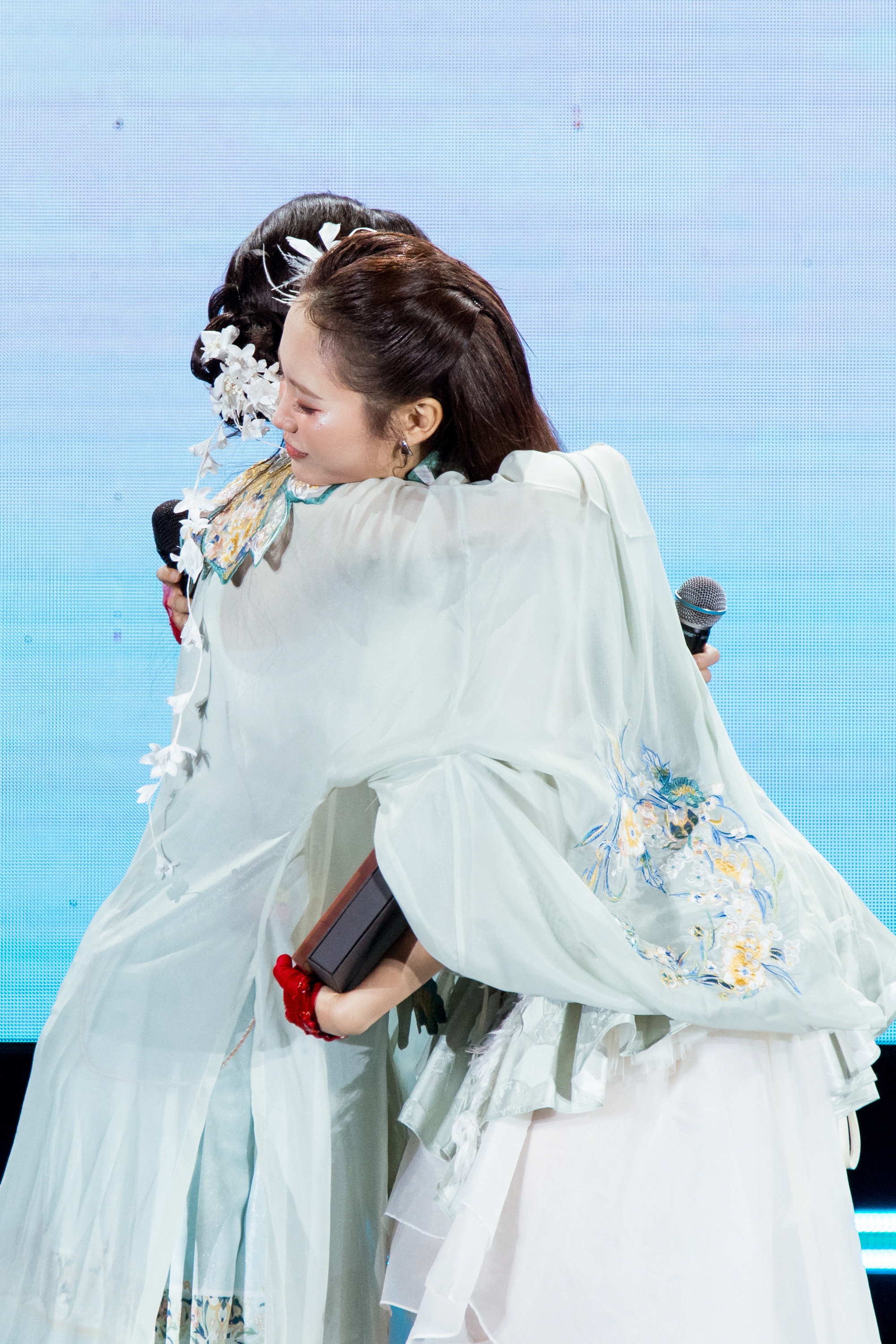 Ca sĩ Trung Quốc sang Việt Nam v&igrave; Phương Mỹ Chi- Ảnh 1.