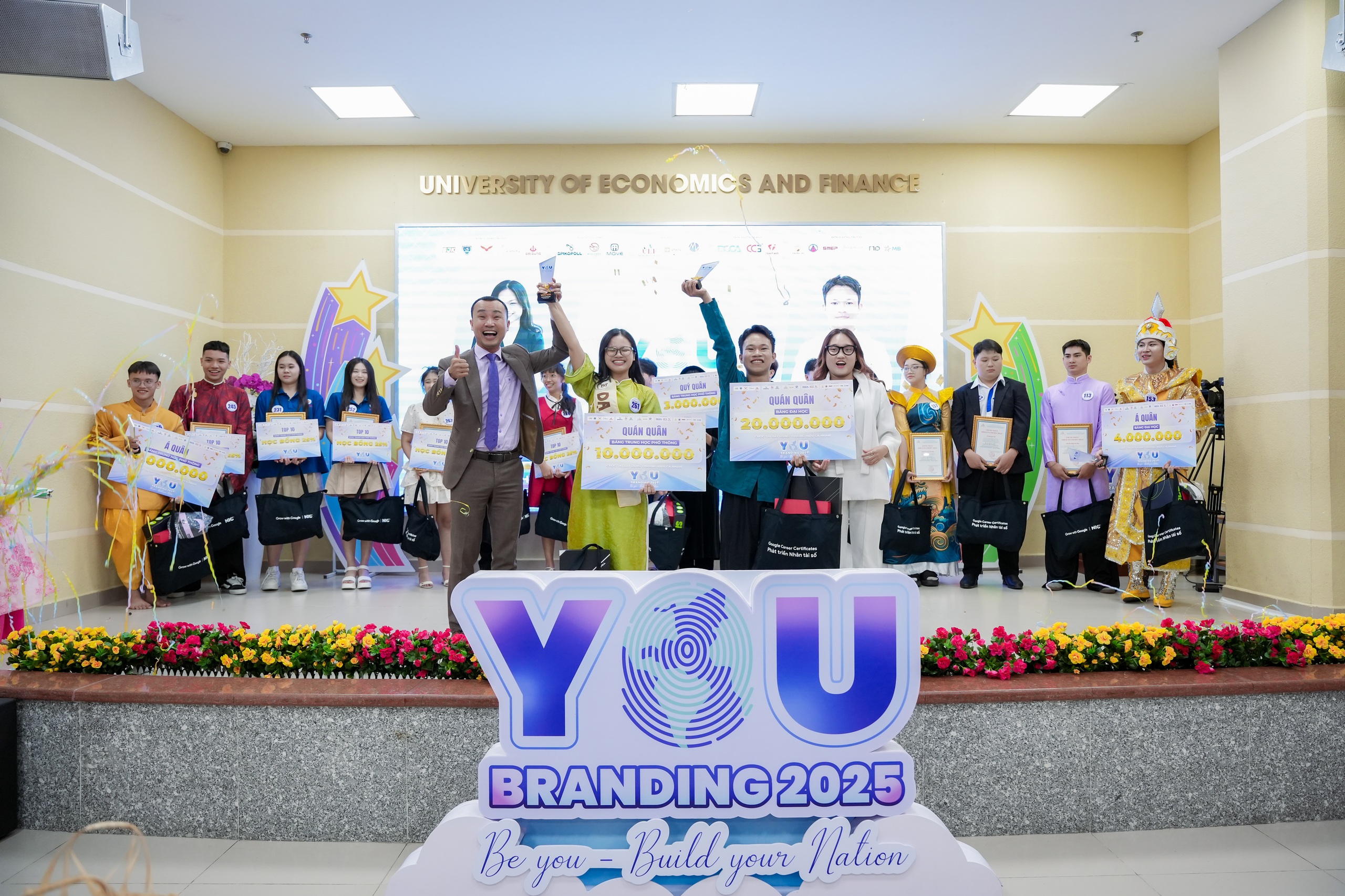 Lần đầu có thí sinh quốc tế, YouBranding 2025 khẳng định vị thế sân chơi học thuật - Ảnh 2.