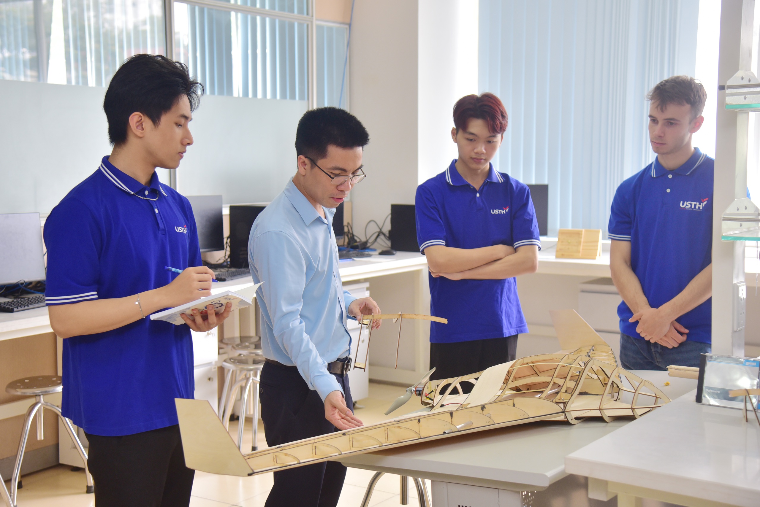 Trường đại học Việt Ph&aacute;p nhận hồ sơ x&eacute;t tuyển đại học từ 28.1- Ảnh 1.