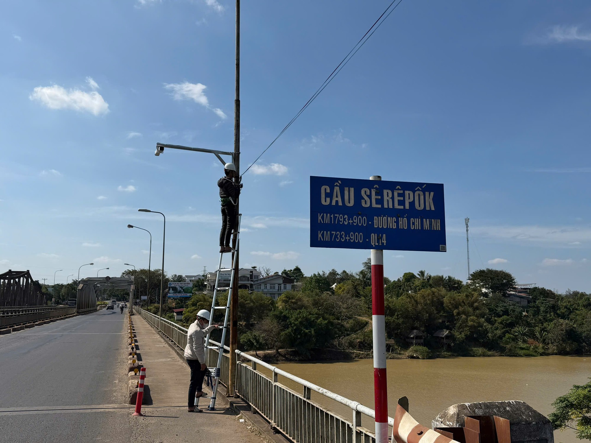 Tại sao phải lắp camera AI trên cầu Sêrêpốk?- Ảnh 1.