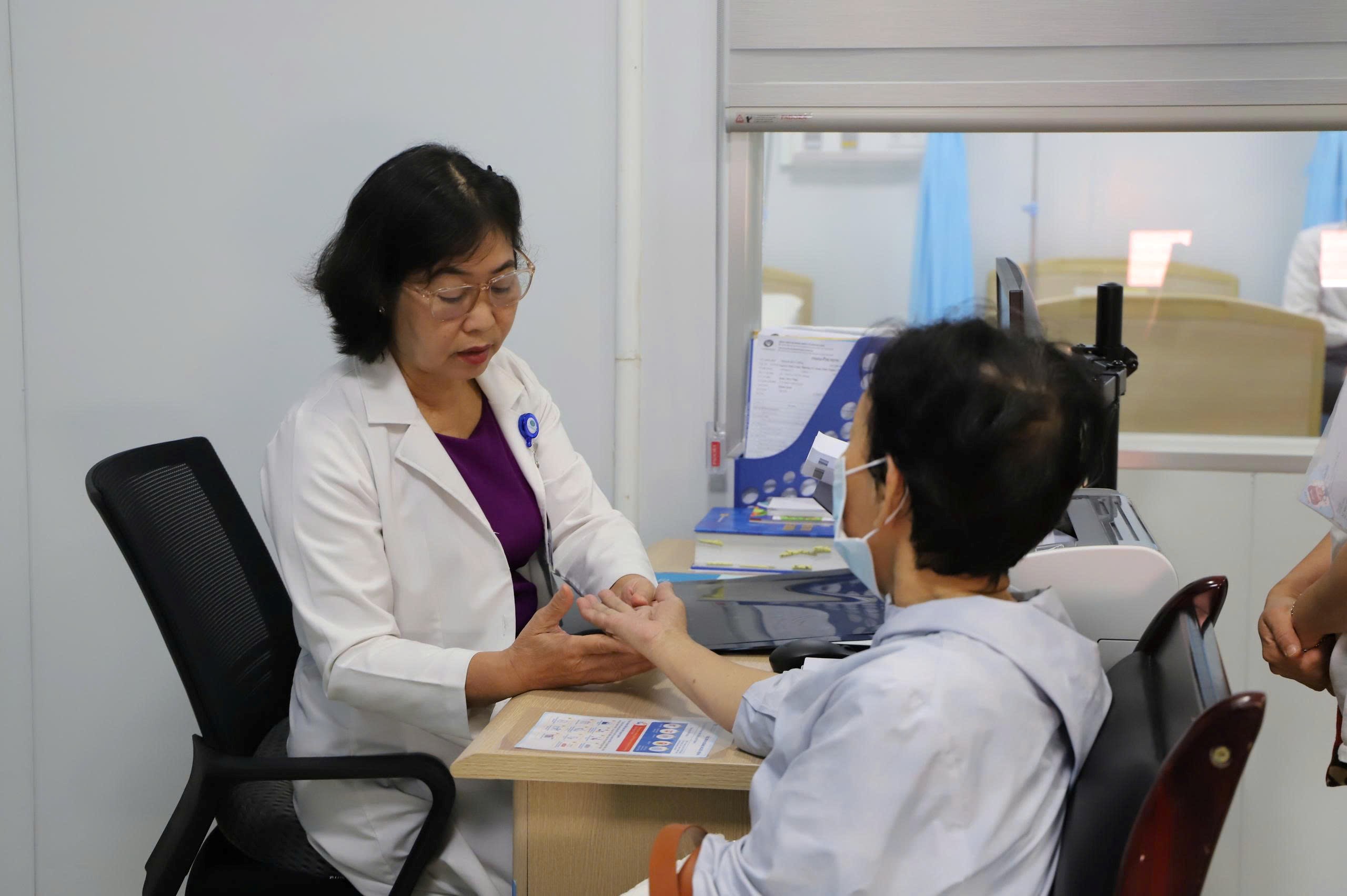 Thường Xuyên Bẻ Khớp Ngón Tay Có Gây Hại Gì Không? - Ảnh 2.