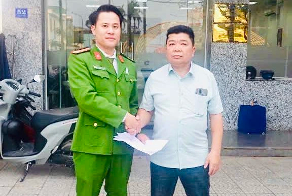 Người đàn ông Quảng Trị trả lại 205 triệu đồng chuyển nhầm vào tài khoản - Ảnh 1. Người đàn ông Quảng Trị trả lại 205 triệu đồng chuyển nhầm vào tài khoản - Ảnh 1.