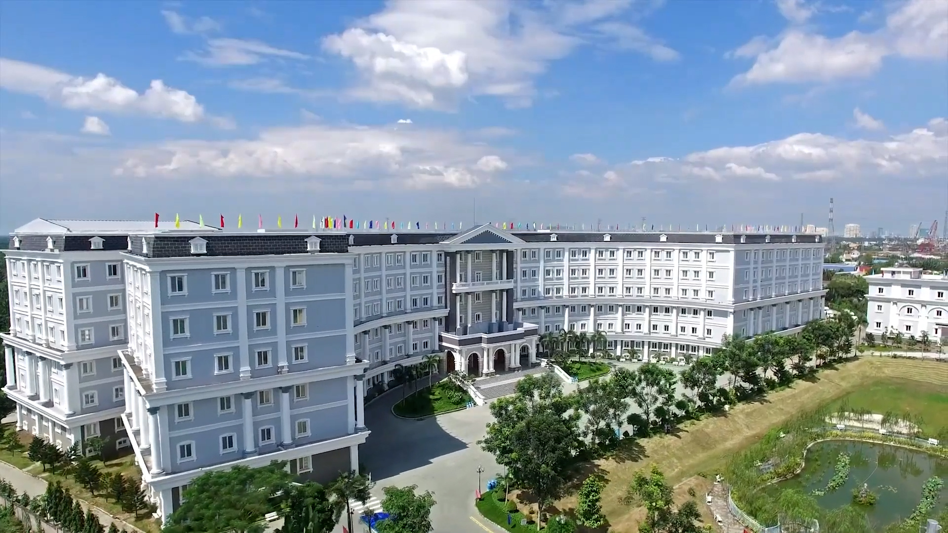 Cái kết buồn của trường Quốc tế Mỹ AISVN tại TP . HCM sau gần 20 năm hoạt động - Ảnh 1. Cái kết buồn của trường Quốc tế Mỹ AISVN tại TP . HCM sau gần 20 năm hoạt động - Ảnh 1.