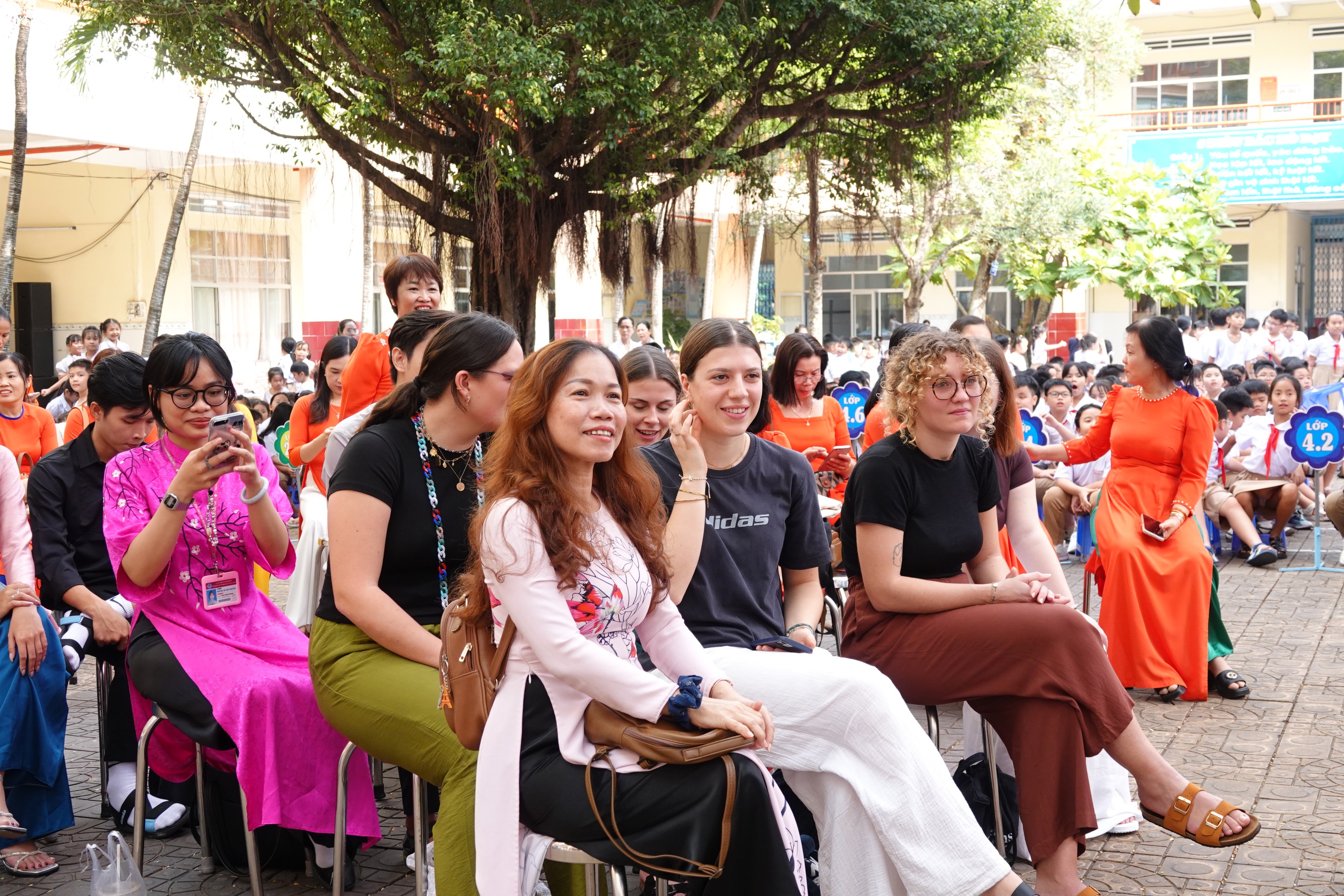 Học sinh tiểu học Cần Thơ thích thú trải nghiệm văn hóa Hàn Quốc - Ảnh 3.