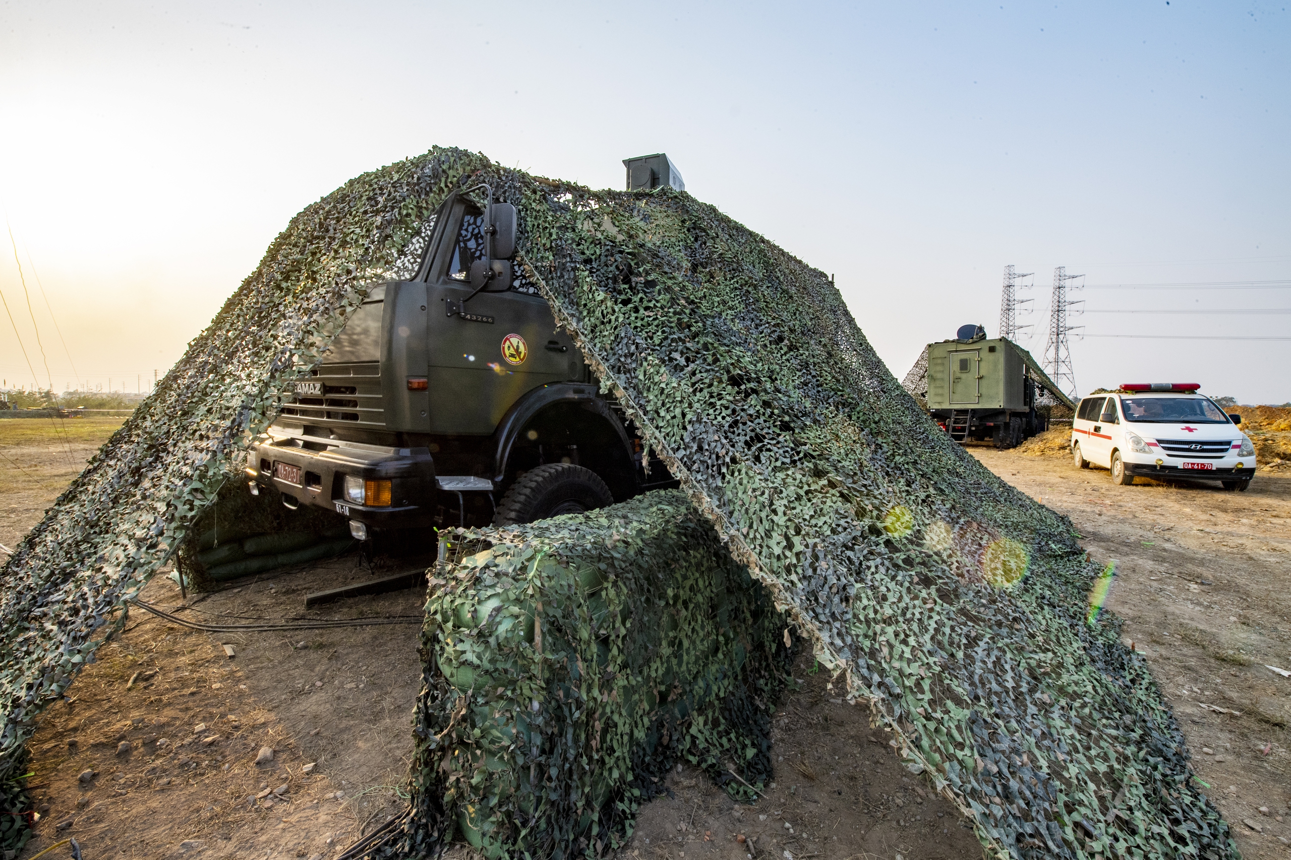 Tư lệnh Vũ Hồng Sơn kiểm tra trận địa phòng không tham gia bảo vệ Đại hội XIV- Ảnh 8. Tư lệnh Vũ Hồng Sơn kiểm tra trận địa phòng không tham gia bảo vệ Đại hội XIV- Ảnh 8.