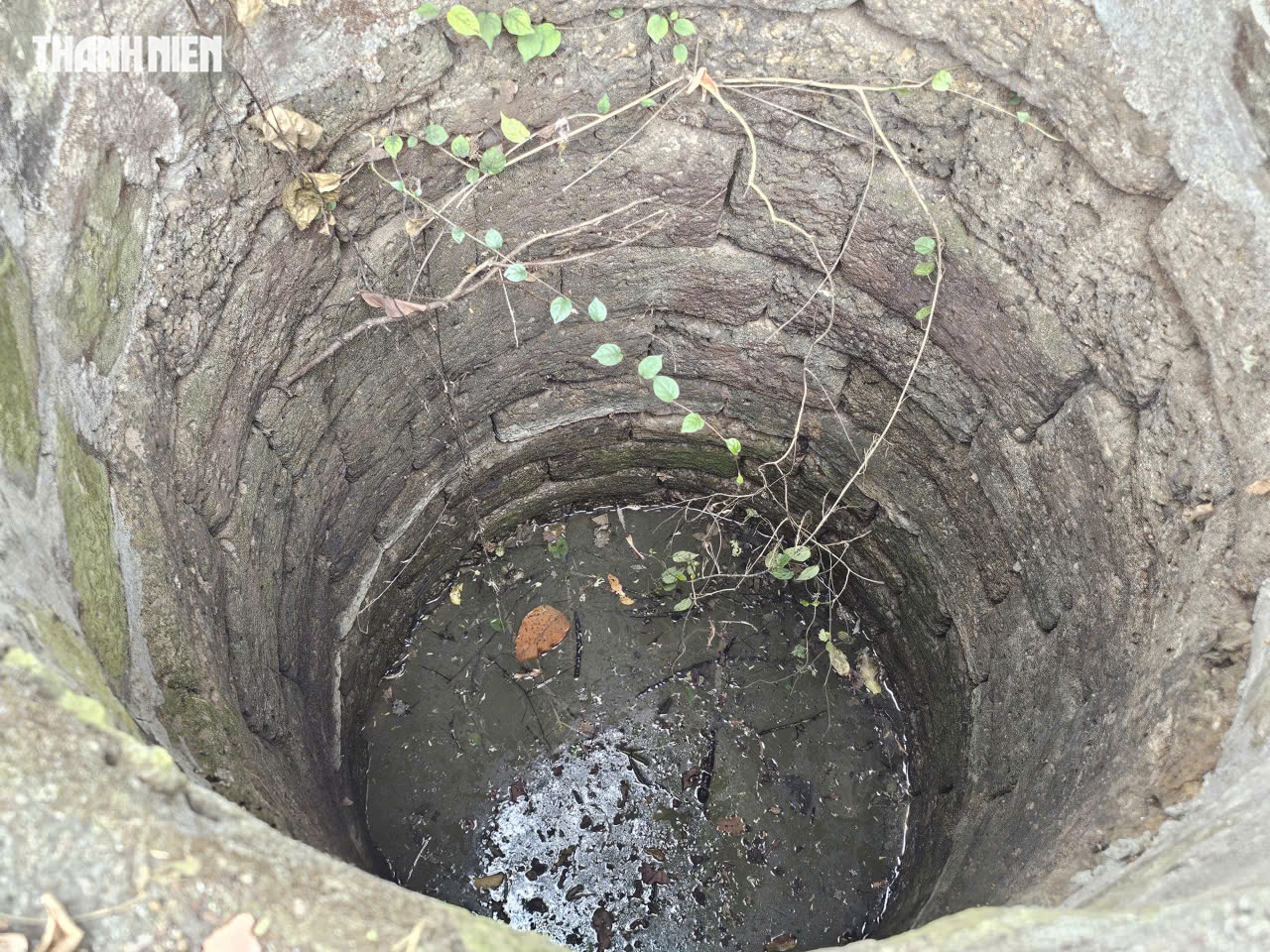 TP.HCM: Đừng bỏ hoang tường thành cổ hàng trăm năm tuổi trong đình thần Long Điền - Ảnh 8.