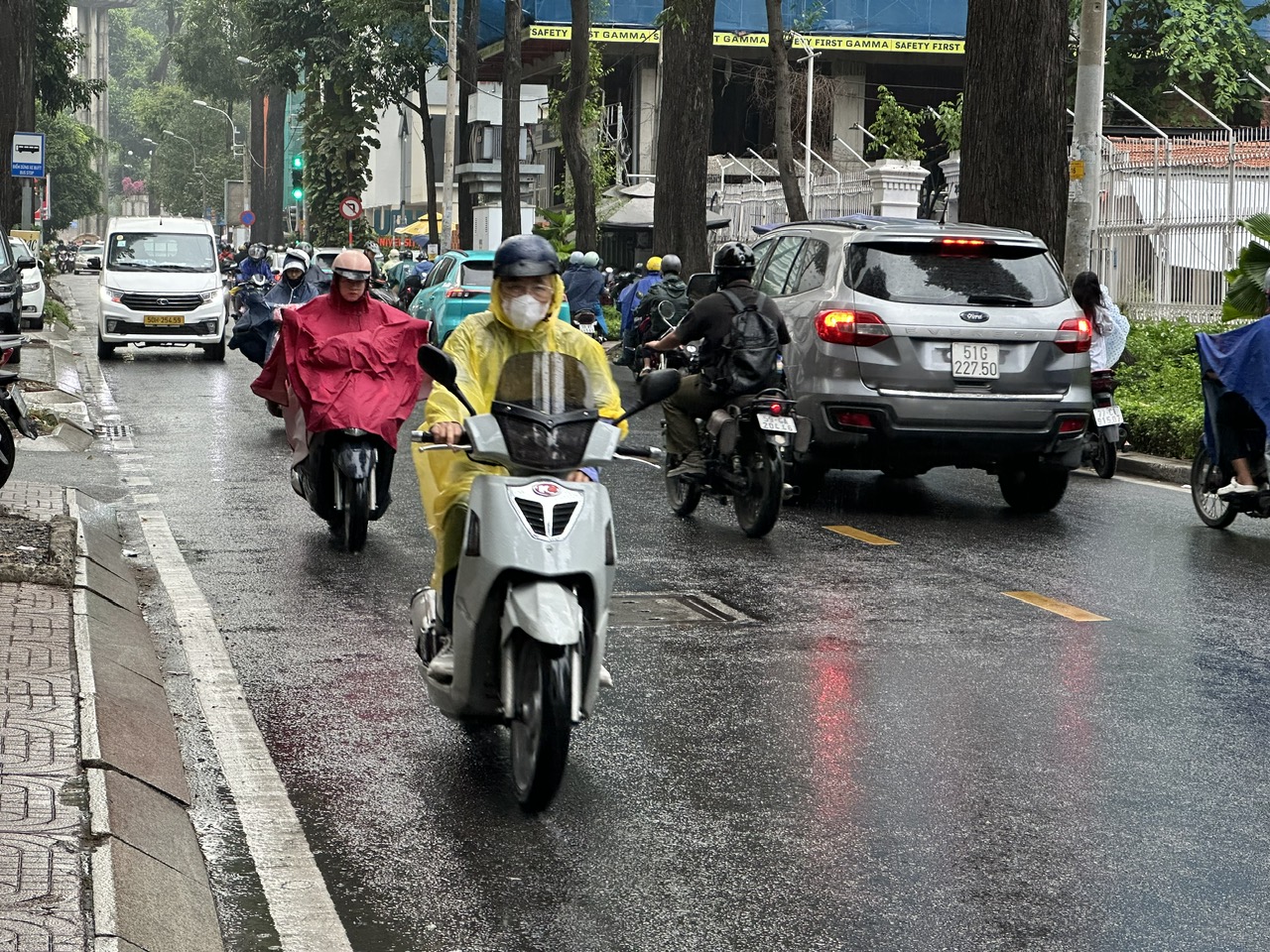 Mây âm u cả ngày, thời tiết TP.HCM tháng 2 thế nào? - Ảnh 1.