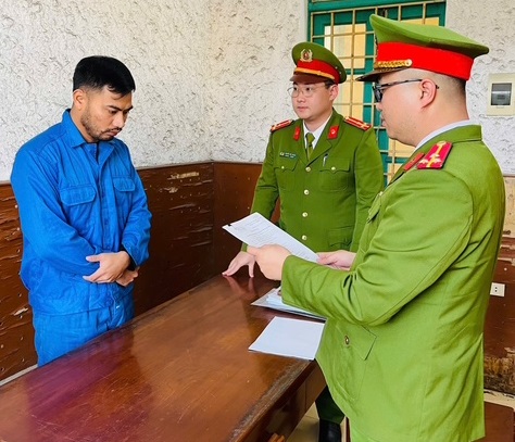 Nguyên giám đốc ngân hàng Quảng Ninh bị khởi tố vì lừa đảo chiếm đoạt tài sản - Ảnh 1.