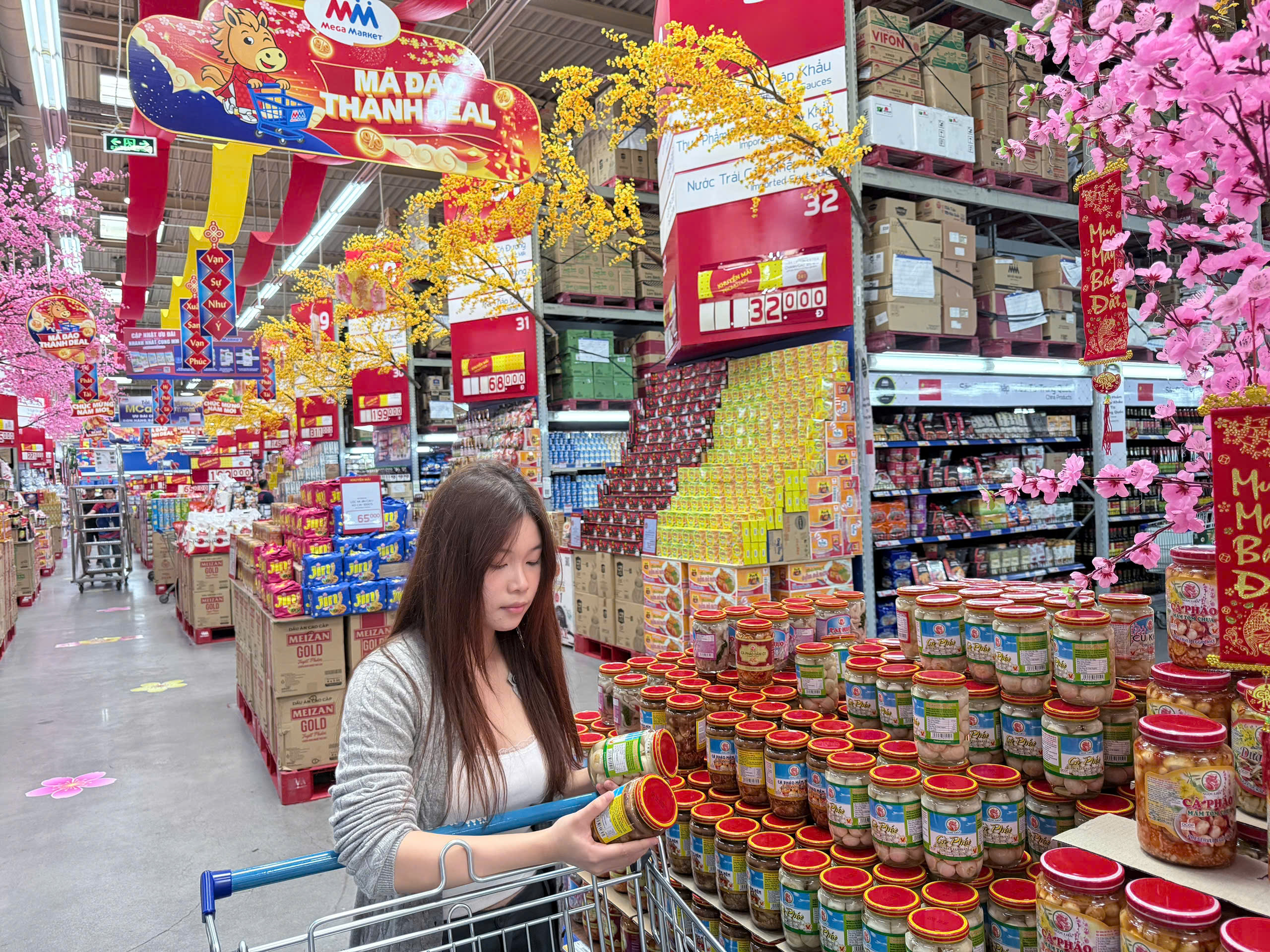 MM Mega Market Việt Nam tăng 30% hàng hóa Tết Bính Ngọ, khuyến mãi dài 40 ngày   - Ảnh 2.