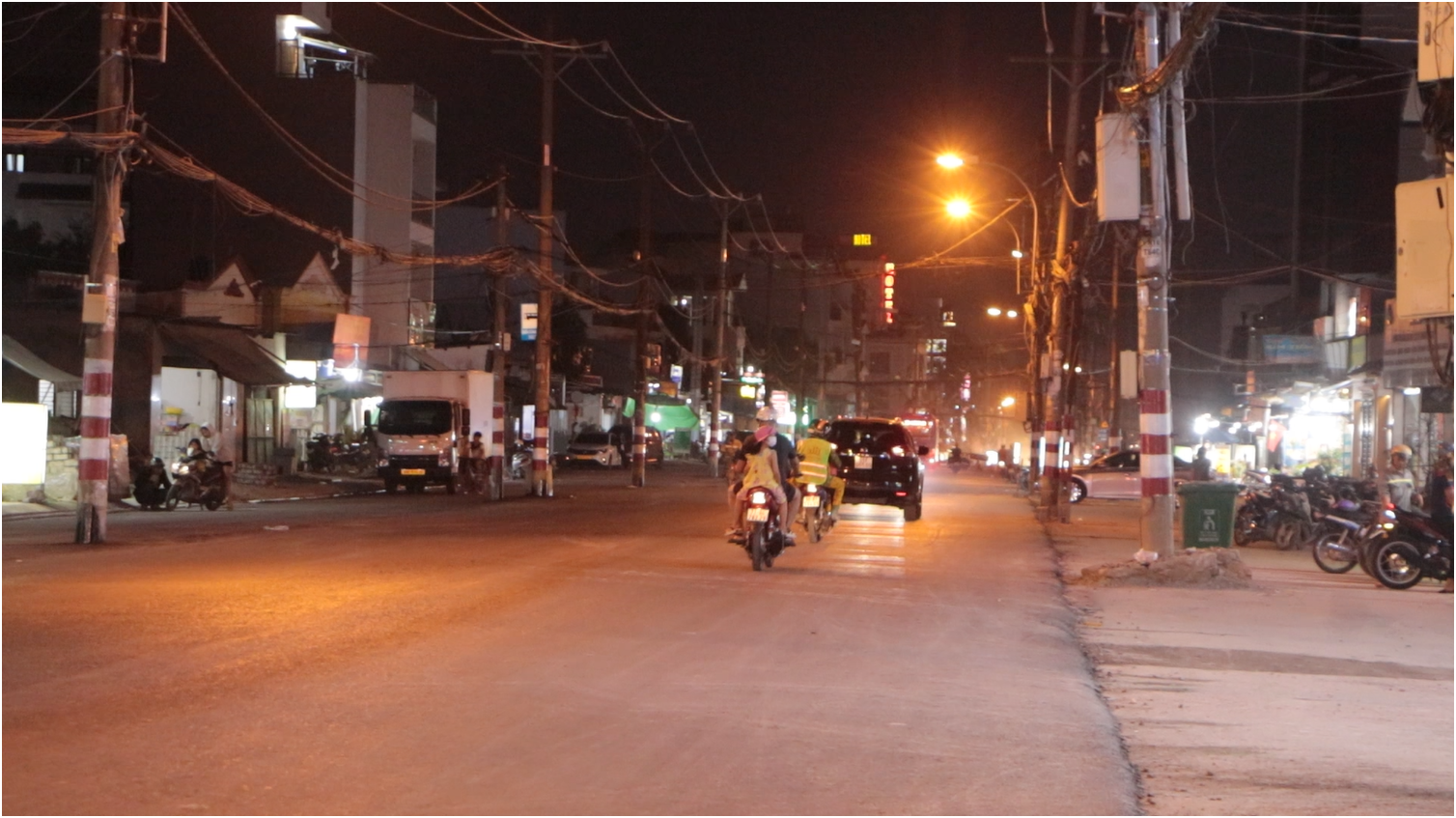 Hơn 2.000 tỉ đồng mở rộng đường Nguyễn Thị Định, người dân vừa mừng vừa lo - Ảnh 2.