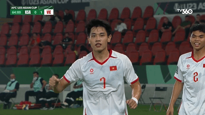 AFC nhấn mạnh dấu ấn Đình Bắc: Được giao hỗ trợ phòng ngự mà ghi luôn bàn định đoạt- Ảnh 1.