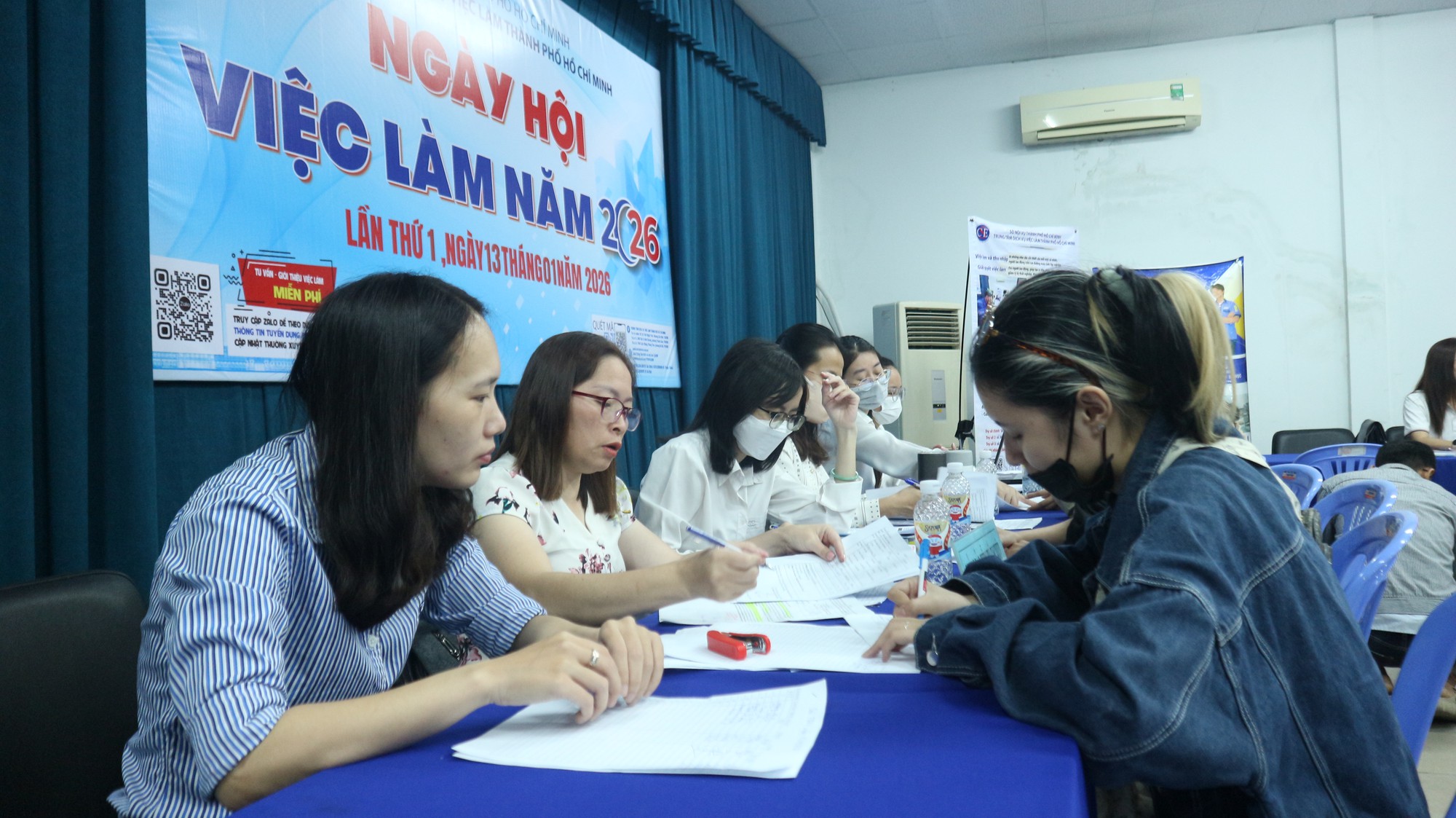 H&agrave;ng ng&agrave;n việc l&agrave;m cần t&igrave;m ứng vi&ecirc;n, mức lương l&ecirc;n đến 45 triệu đồng/th&aacute;ng- Ảnh 1.