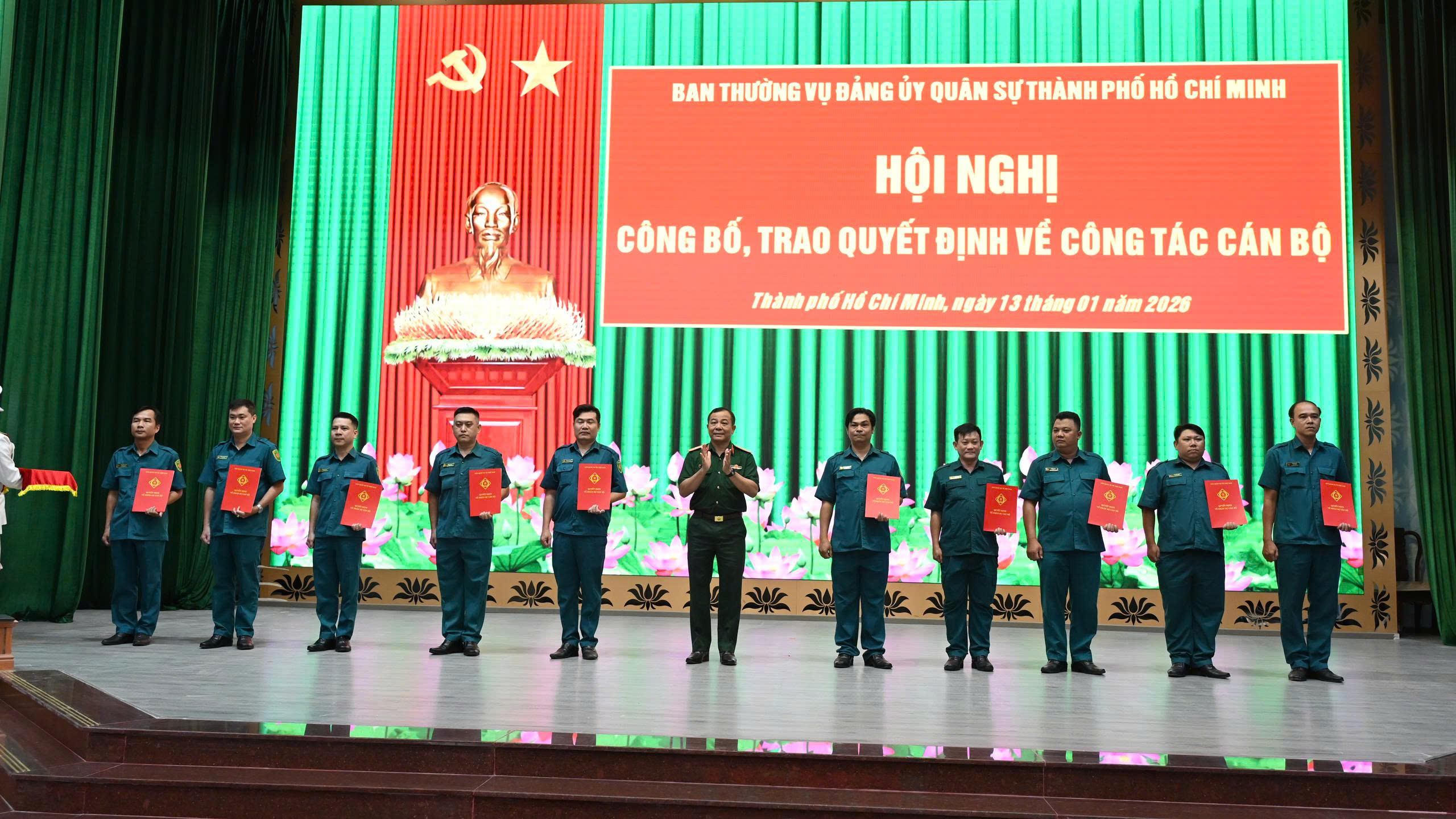 TP . HCM đưa hơn 300 sĩ quan quân đội về Ban Chỉ huy quân sự cấp xã - Ảnh 2.