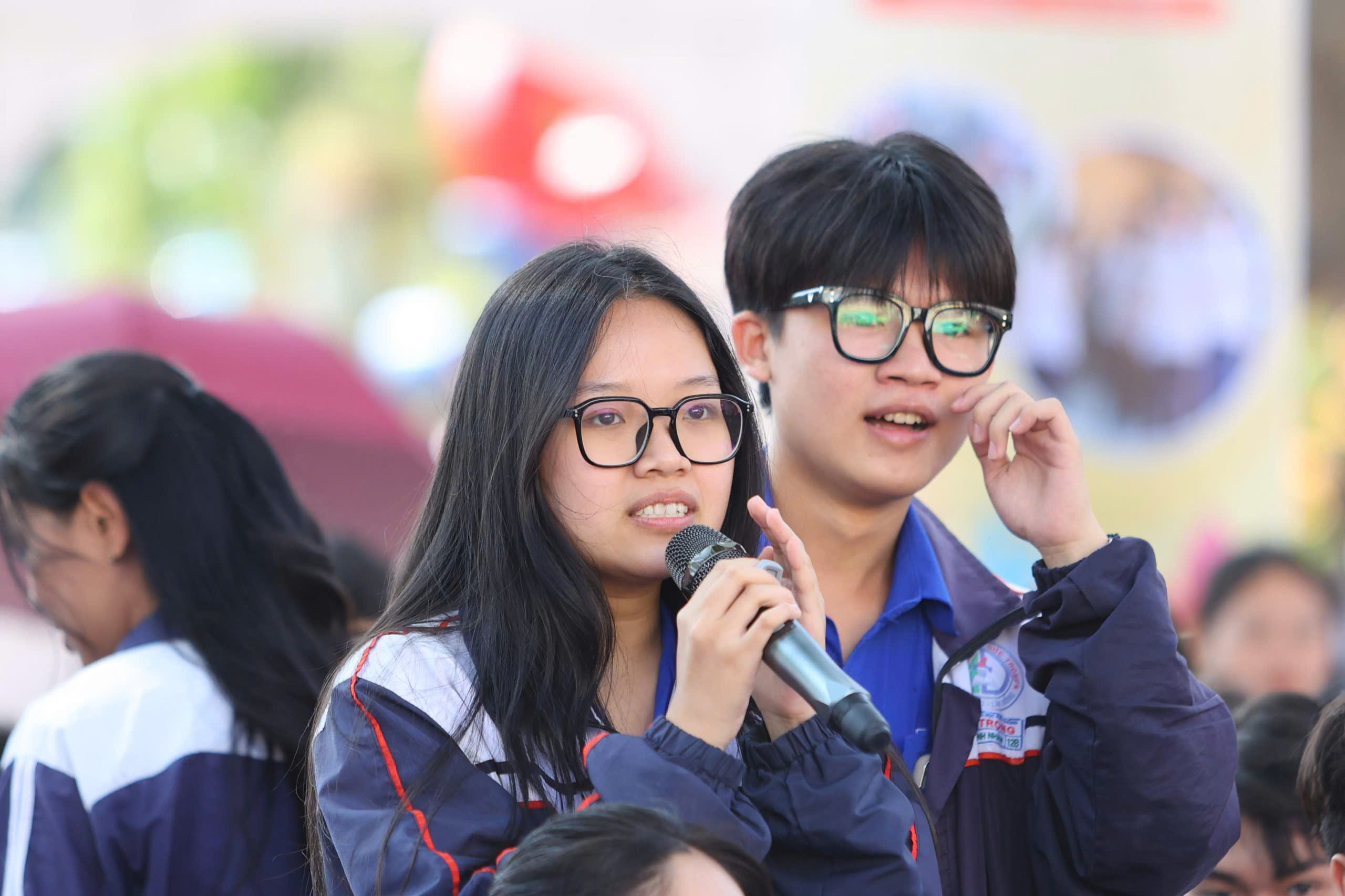 Bỏ tổ hợp xét tuyển truyền thống, thí sinh có cần lo lắng? - Ảnh 2.